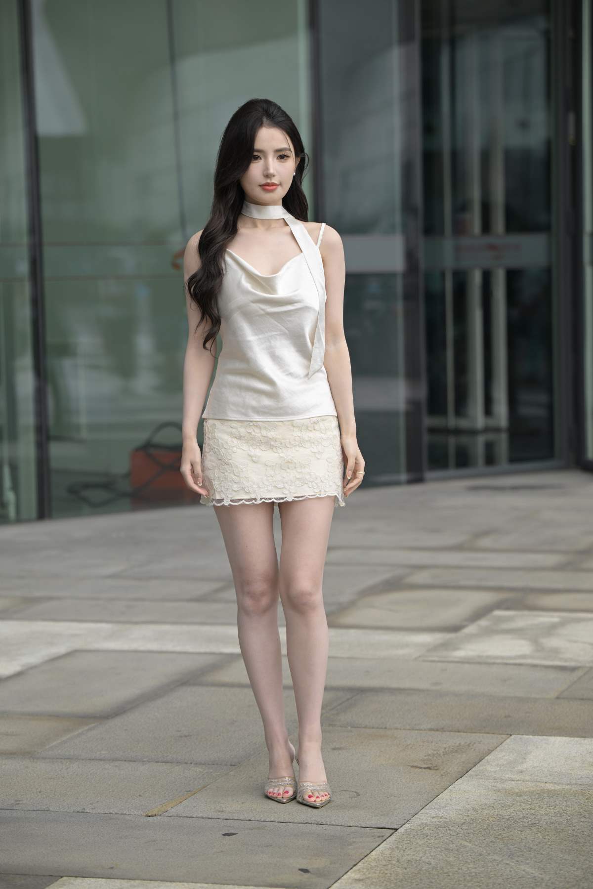 精选街拍作品 NO.4884 非常之白嫩