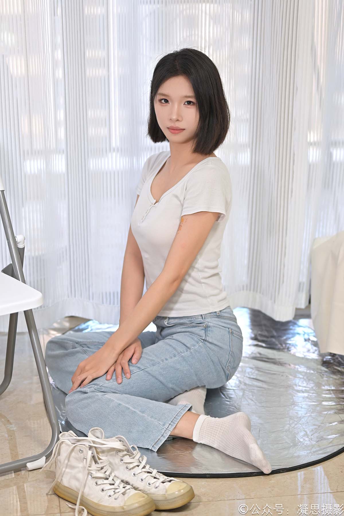 凝思摄影 NO.023 小睿-T恤、短白袜、平底鞋