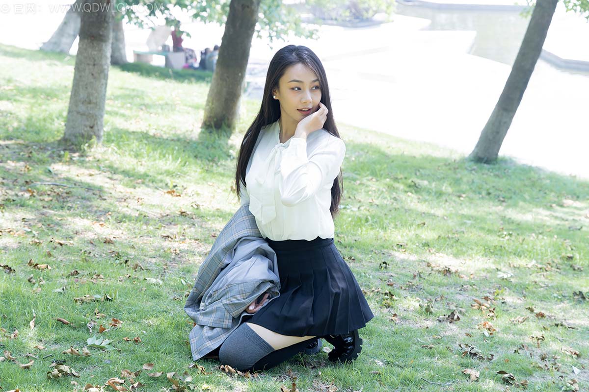 物恋传媒 NO.2511 岚岚-制服、皮鞋、黑灰拼接过膝袜、厚肉丝 预览图 - 2 物恋传媒 NO.2511 岚岚-制服、皮鞋、黑灰拼接过膝袜、厚肉丝 预览图 - 2