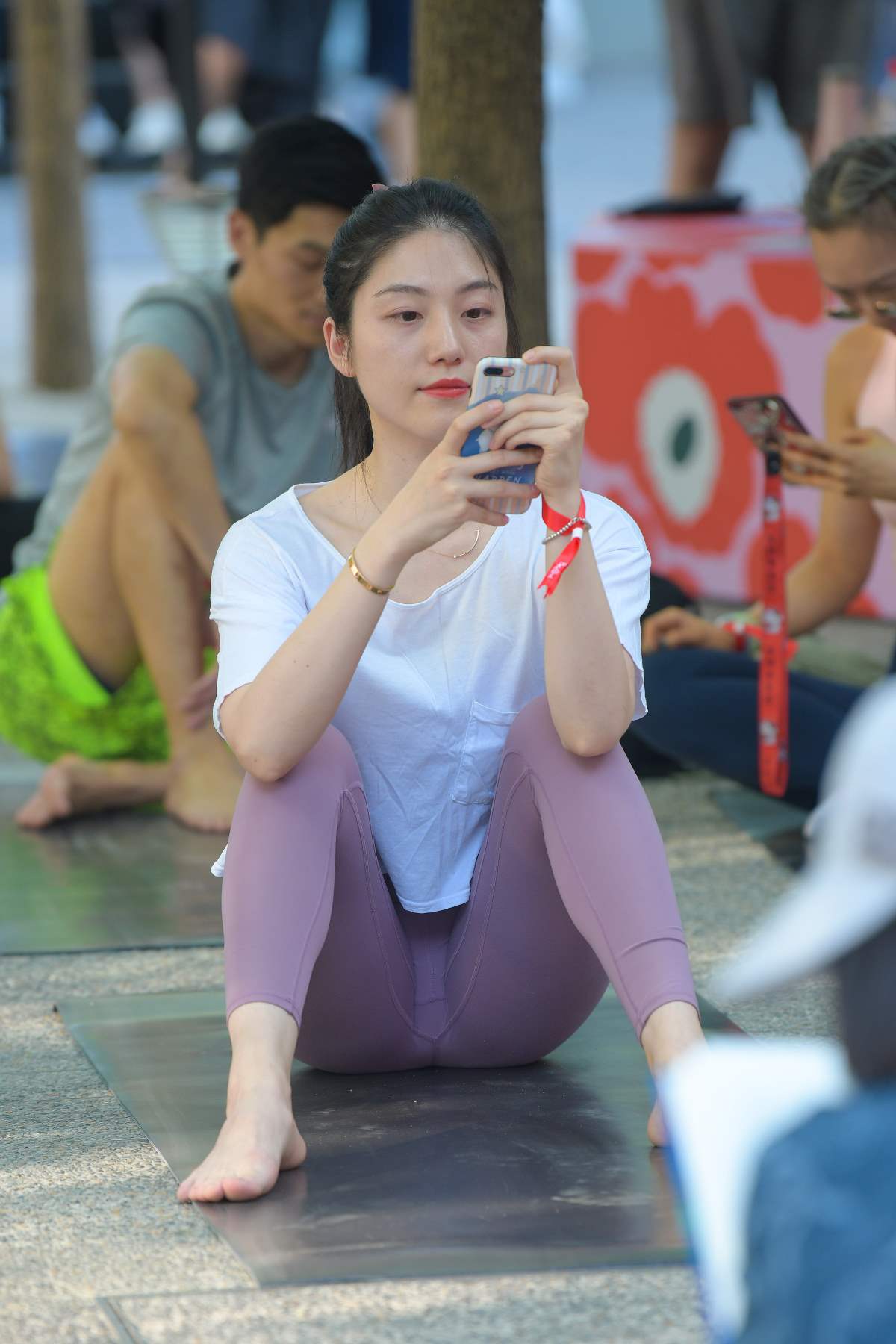 精选街拍作品 NO.4920 温婉瑜伽裤