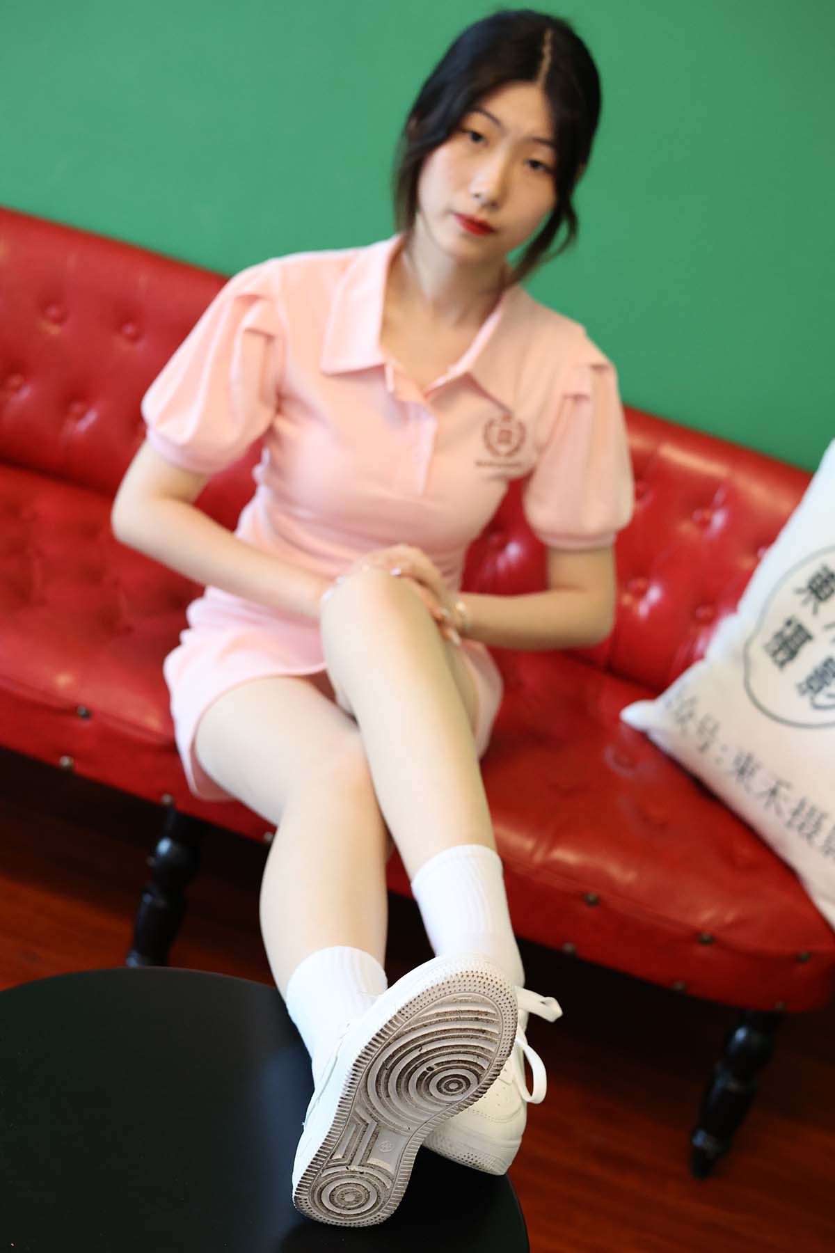 三禾摄影 NO.016 小白鞋 白袜 肉丝 预览图 - 2 三禾摄影 NO.016 小白鞋 白袜 肉丝 预览图 - 2