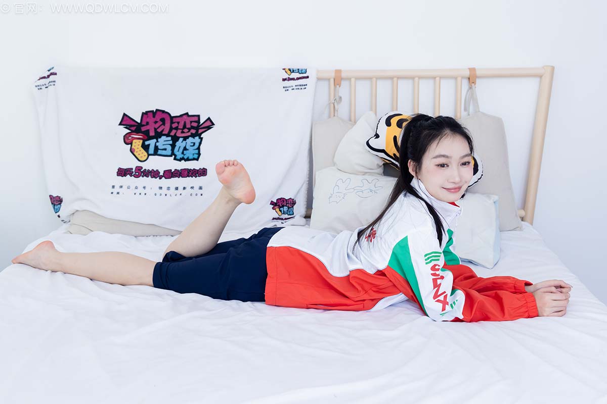 物恋传媒 NO.2525 小影-高跟凉鞋、薄黑丝、裸足 预览图 - 2 物恋传媒 NO.2525 小影-高跟凉鞋、薄黑丝、裸足 预览图 - 2