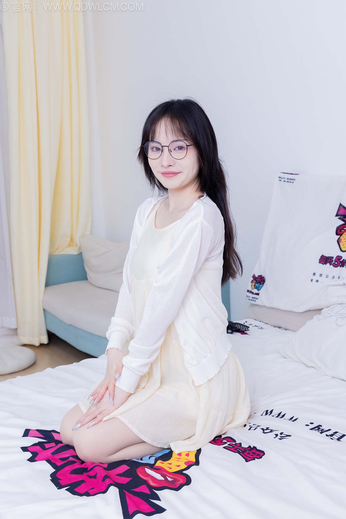 物恋传媒 NO.2529 小酒-平底凉鞋、薄肉丝、瑜伽 预览图 - 2 物恋传媒 NO.2529 小酒-平底凉鞋、薄肉丝、瑜伽 预览图 - 2