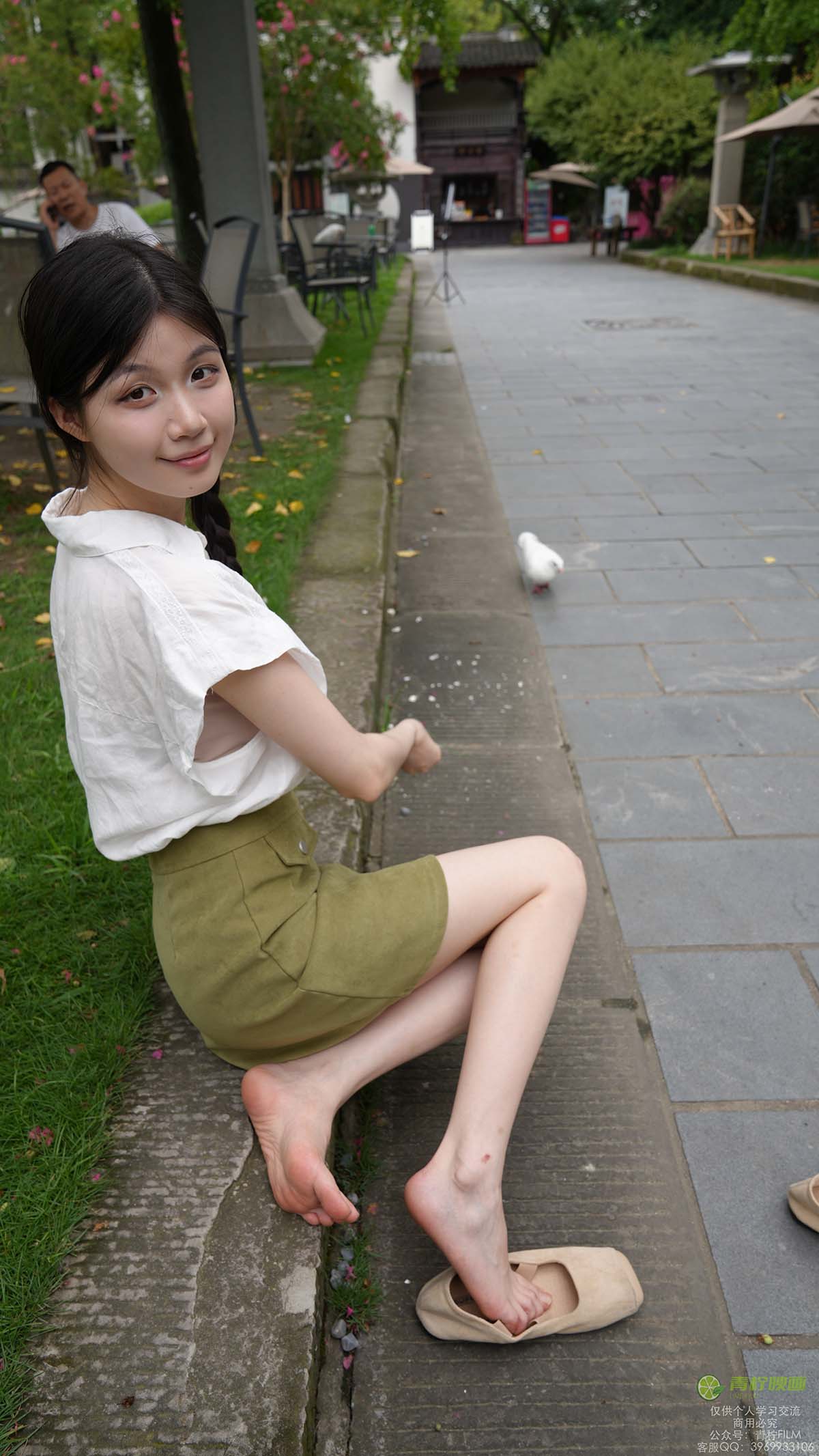 青柠映画 NO.076 – 小小 喂鸽子 预览图 - 2 青柠映画 NO.076 – 小小 喂鸽子 预览图 - 2