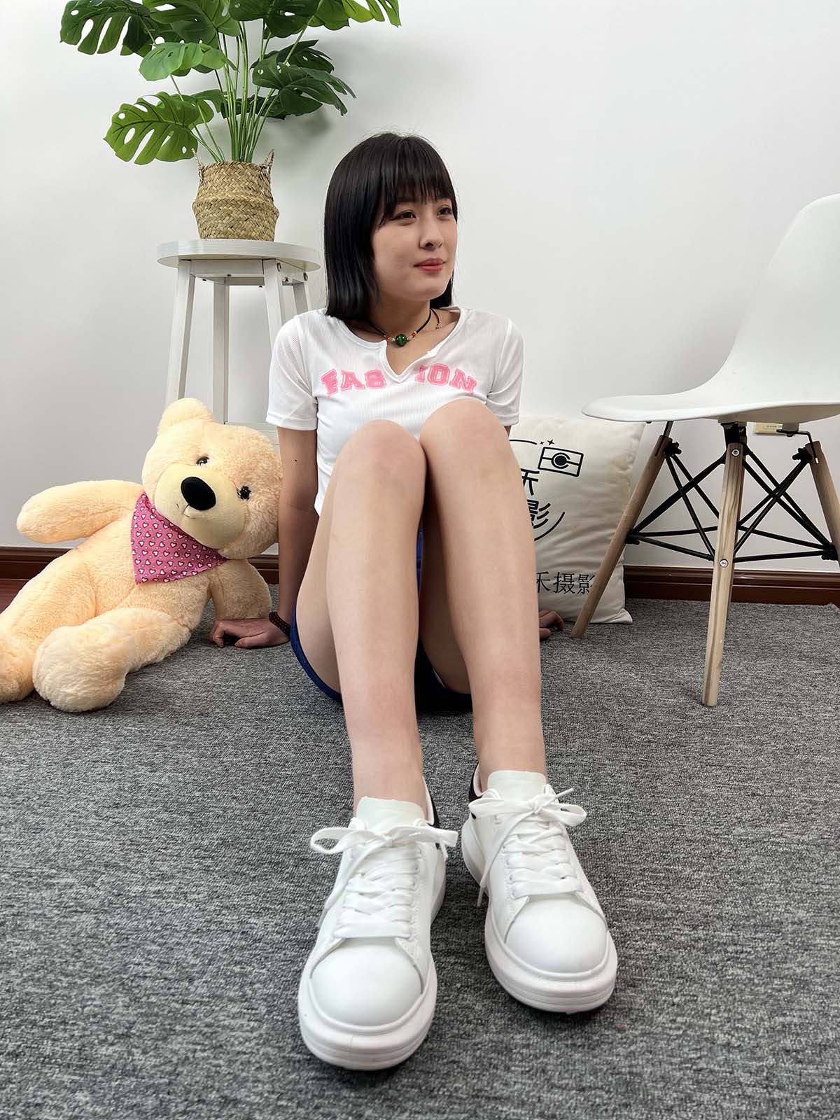 三禾摄影 NO.039 牛仔短裤 小白鞋 预览图 - 2 三禾摄影 NO.039 牛仔短裤 小白鞋 预览图 - 2