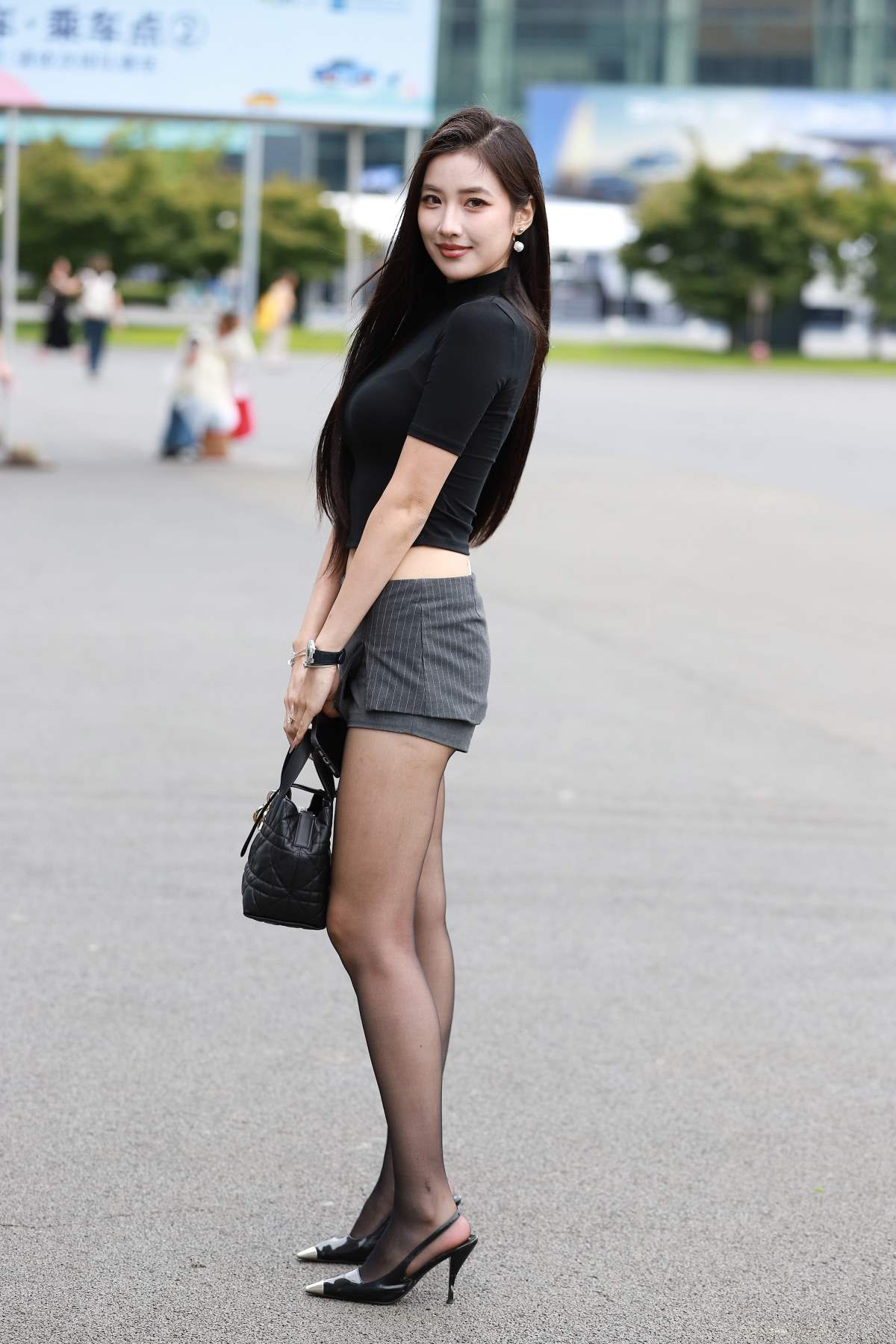 精选街拍作品 NO.5041 黑丝网红小宁er 预览图 - 1 精选街拍作品 NO.5041 黑丝网红小宁er 预览图 - 1