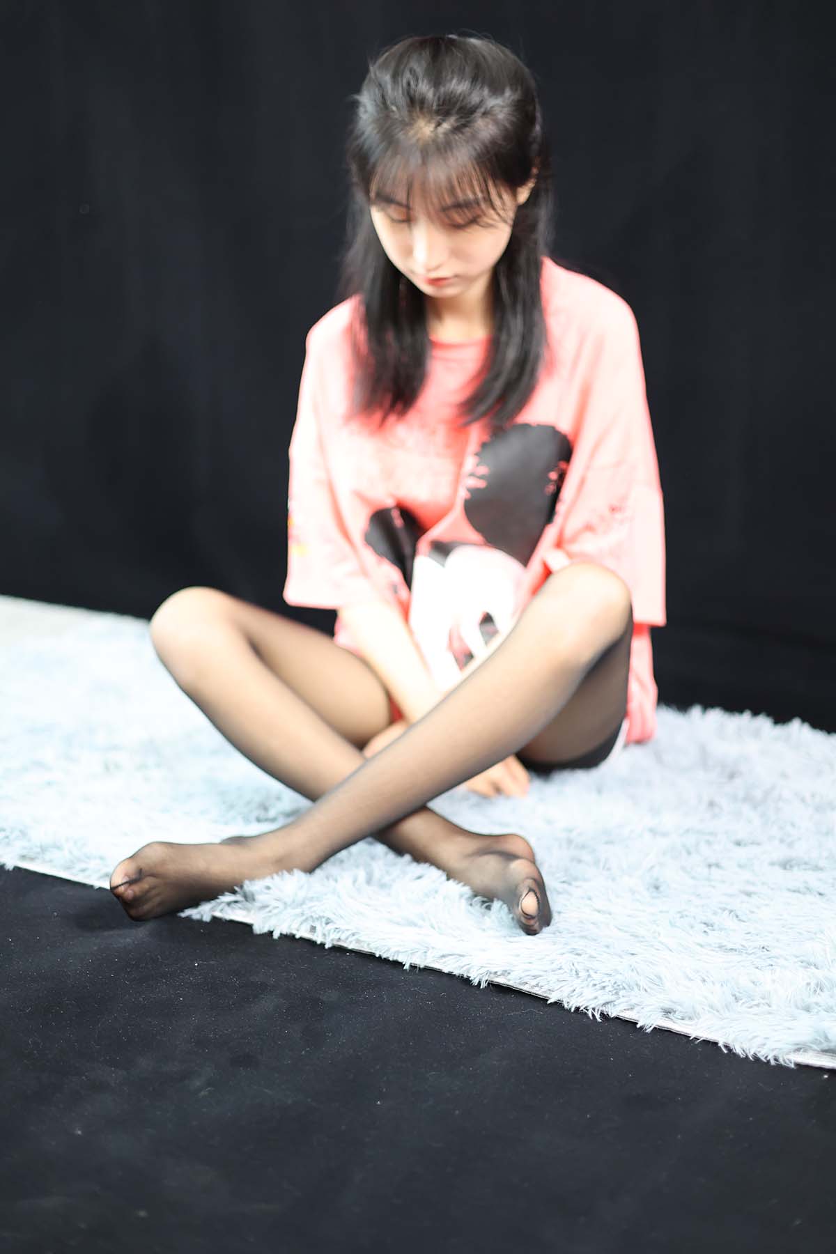 三禾摄影 NO.043 休闲短裤 黑丝 平底鞋 预览图 - 2 三禾摄影 NO.043 休闲短裤 黑丝 平底鞋 预览图 - 2