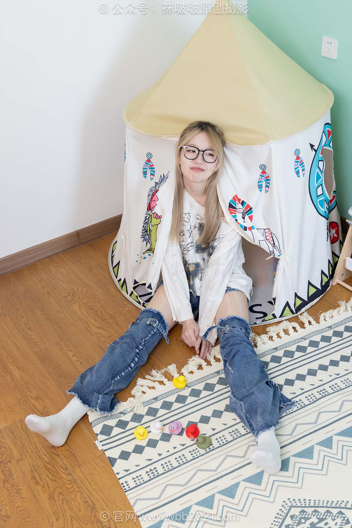 [BoBoSocks袜啵啵]NO.629 小甜豆-板鞋、纯白棉袜、油亮薄肉丝 预览图 - 2