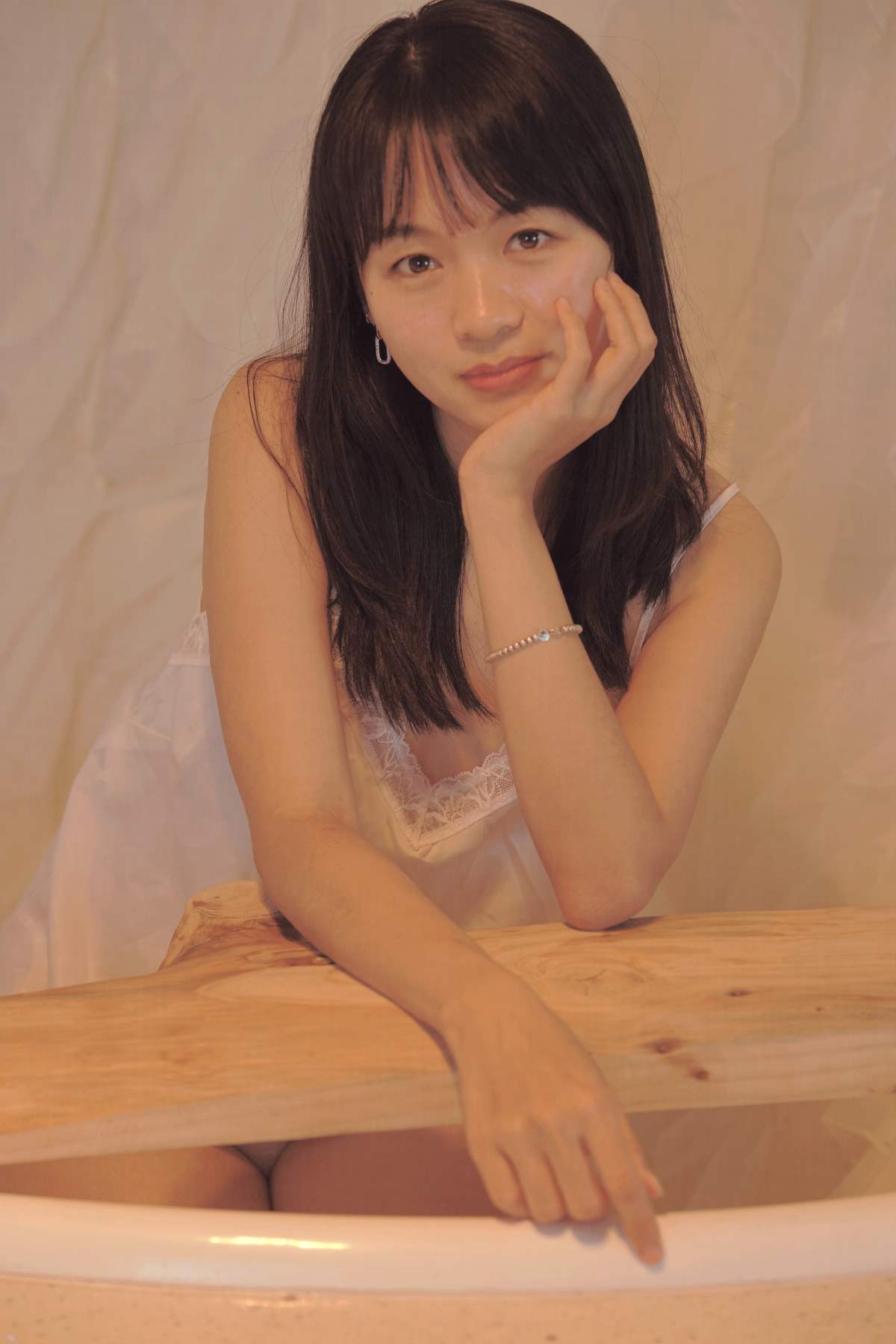 [YITUYU艺图语]2025.08.18 一颗苹果 莉莉安