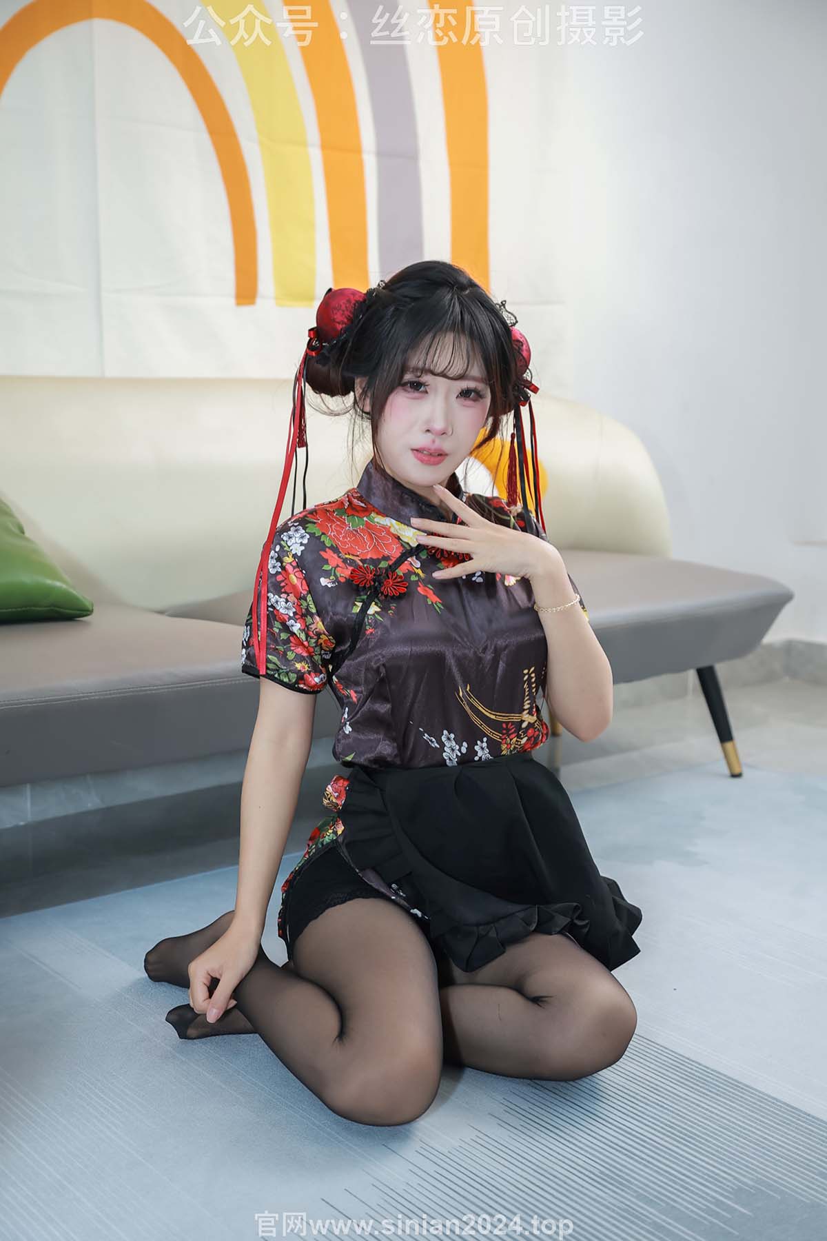 丝恋摄影 NO.011 小梦-绣花旗袍 黑色丝袜 黑色增高鞋 预览图 - 1 丝恋摄影 NO.011 小梦-绣花旗袍 黑色丝袜 黑色增高鞋 预览图 - 1
