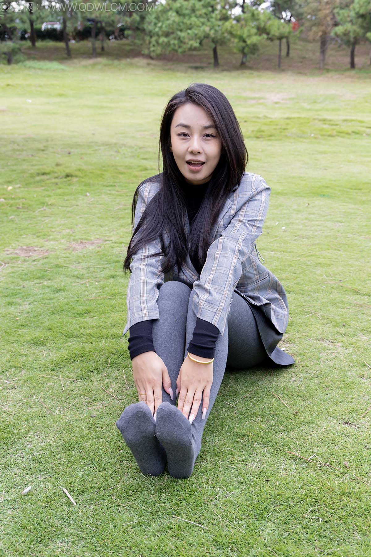 物恋传媒 NO.2559 岚岚-皮鞋、厚灰丝、穿袜子 预览图 - 2 物恋传媒 NO.2559 岚岚-皮鞋、厚灰丝、穿袜子 预览图 - 2