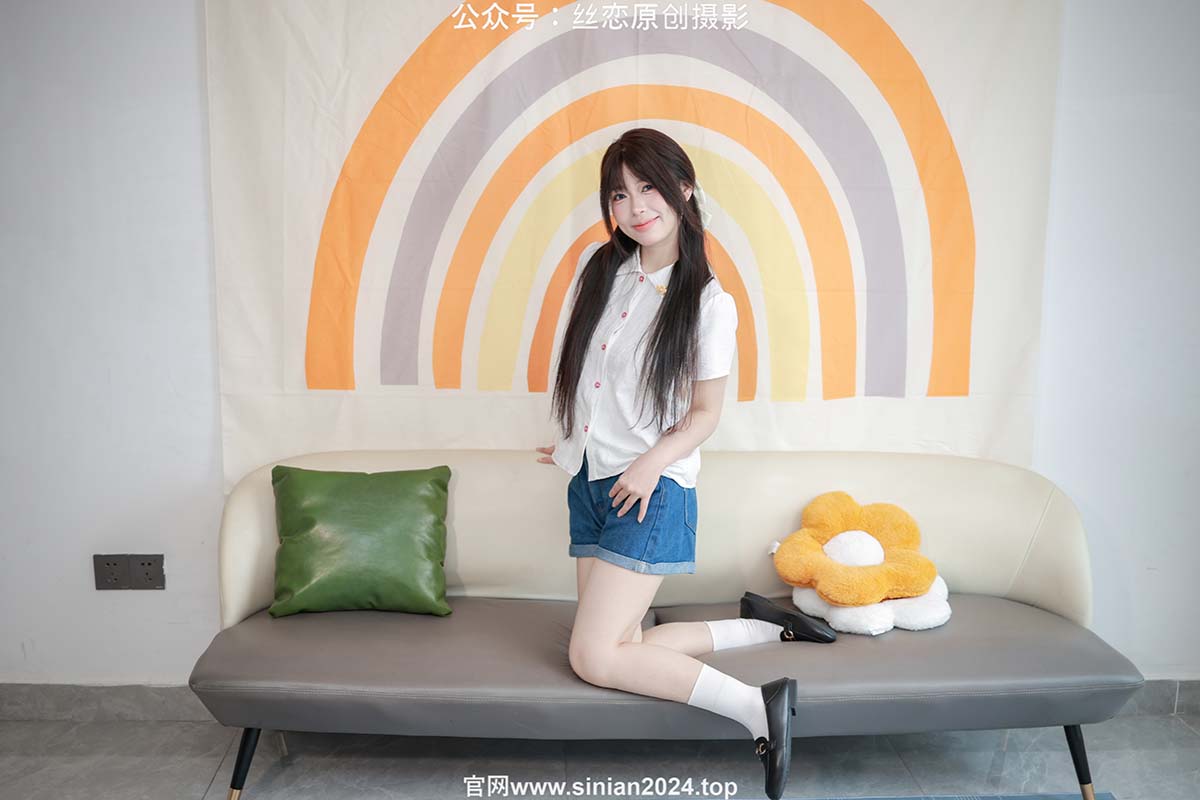 丝恋摄影 NO.038 泡芙-白色小衬衫 牛仔短裤 白棉袜 黑色小皮鞋 预览图 - 2 丝恋摄影 NO.038 泡芙-白色小衬衫 牛仔短裤 白棉袜 黑色小皮鞋 预览图 - 2