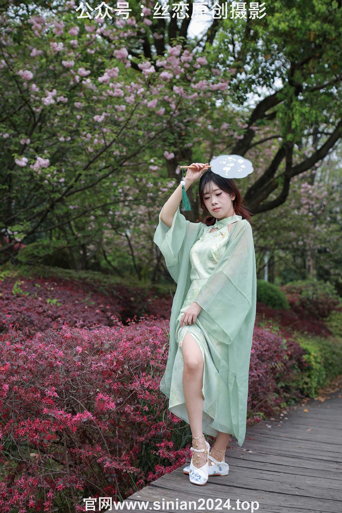 丝恋摄影 NO.040 小梦-古装汉服 白色绣花鞋 超薄肉丝 金色脚链 预览图 - 1 丝恋摄影 NO.040 小梦-古装汉服 白色绣花鞋 超薄肉丝 金色脚链 预览图 - 1
