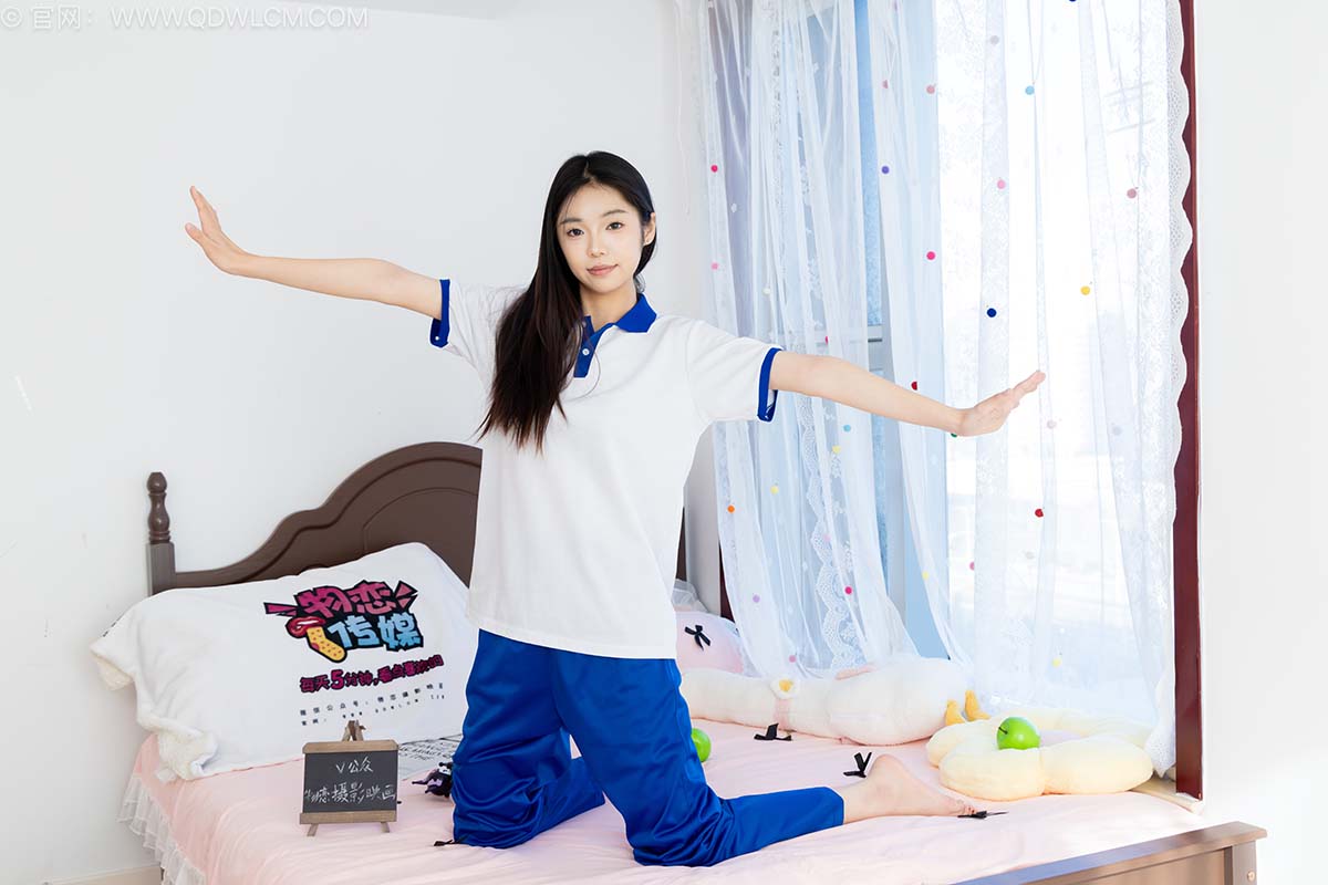 物恋传媒 NO.2579 青提-板鞋、白棉袜、裸足、校服 预览图 - 2 物恋传媒 NO.2579 青提-板鞋、白棉袜、裸足、校服 预览图 - 2