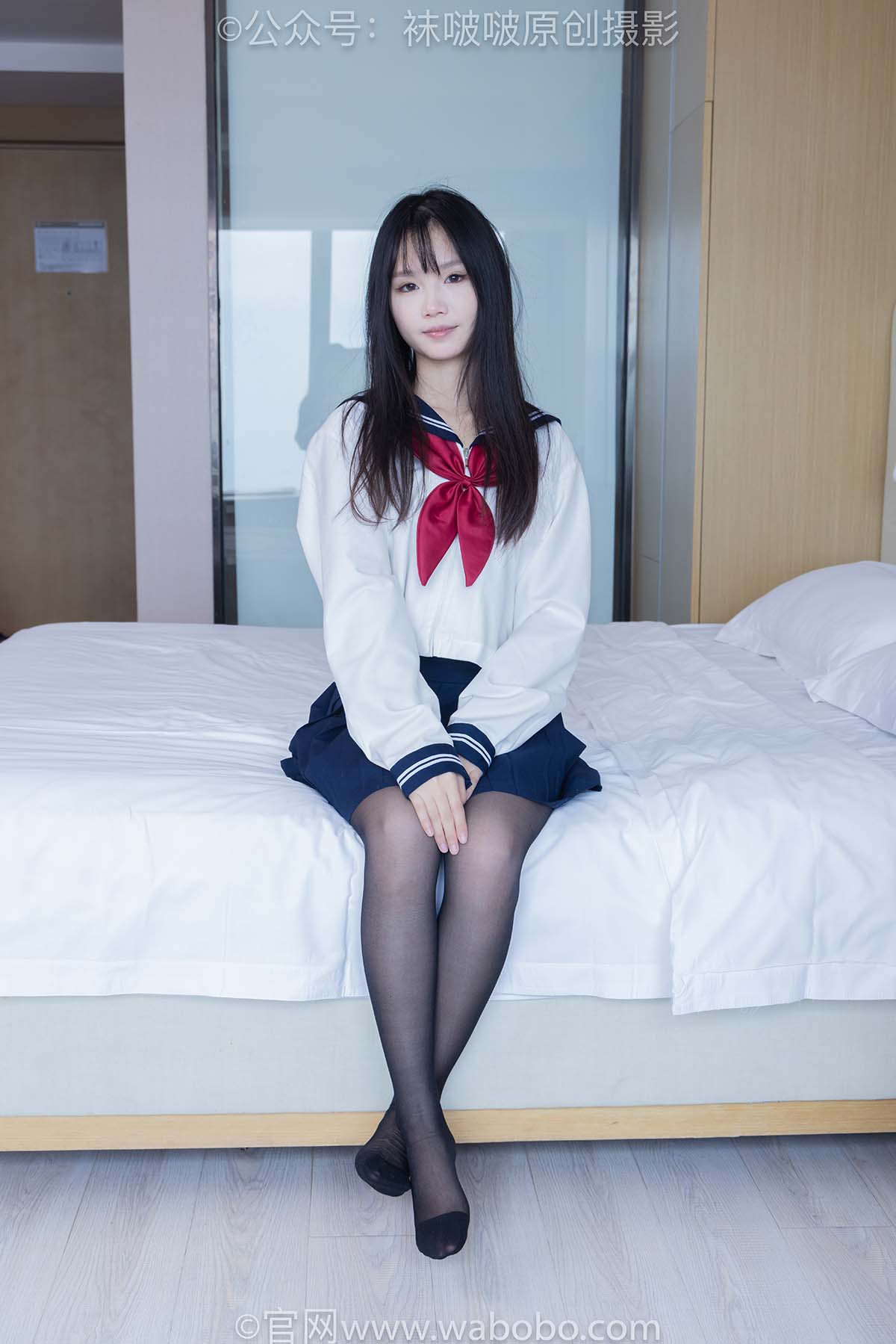 [BoBoSocks袜啵啵]NO.642 甜甜圈-过膝靴、板鞋、白棉袜、薄黑丝 预览图 - 2