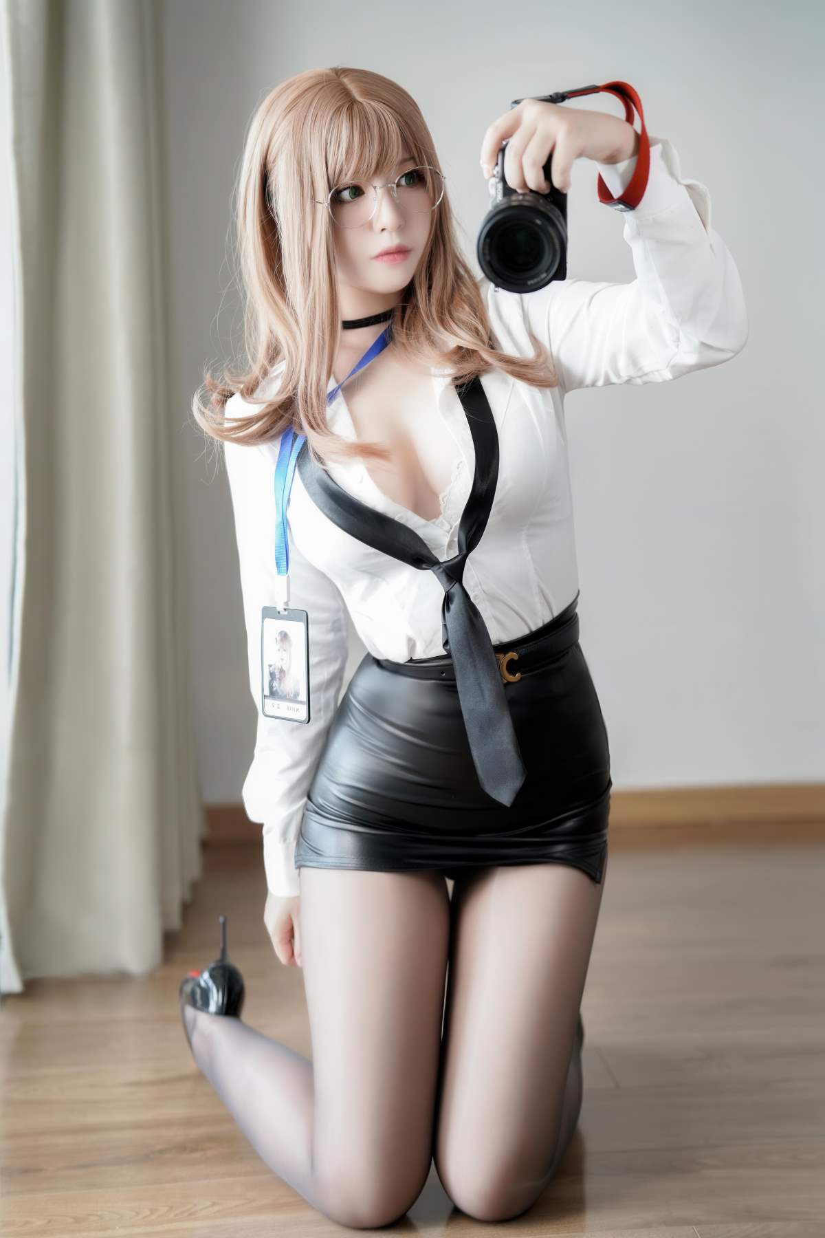 半半子 – Nikke胜利女神 艾玛秘书 预览图 - 1 半半子 – Nikke胜利女神 艾玛秘书 预览图 - 1