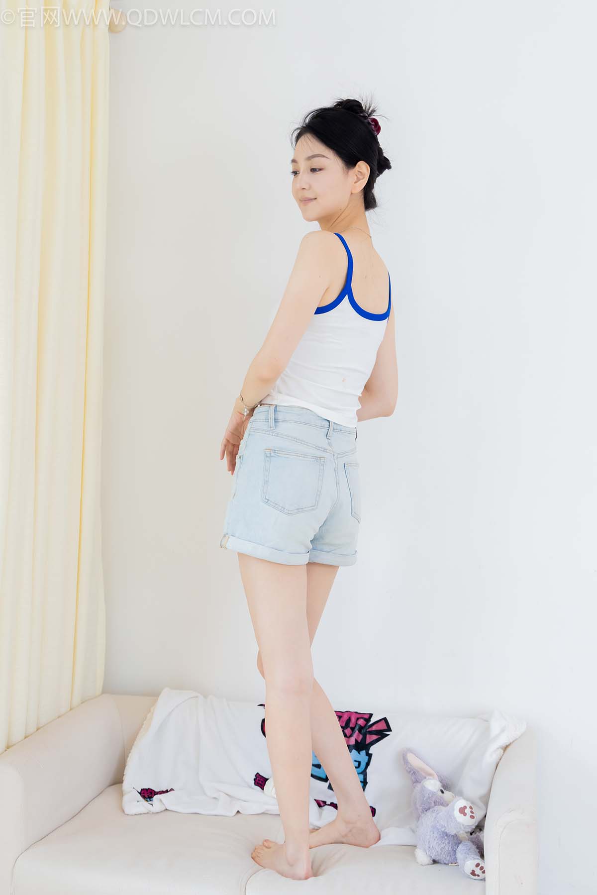 物恋传媒 NO.2619 小熊-帆布鞋、白棉袜、裸足 预览图 - 2 物恋传媒 NO.2619 小熊-帆布鞋、白棉袜、裸足 预览图 - 2