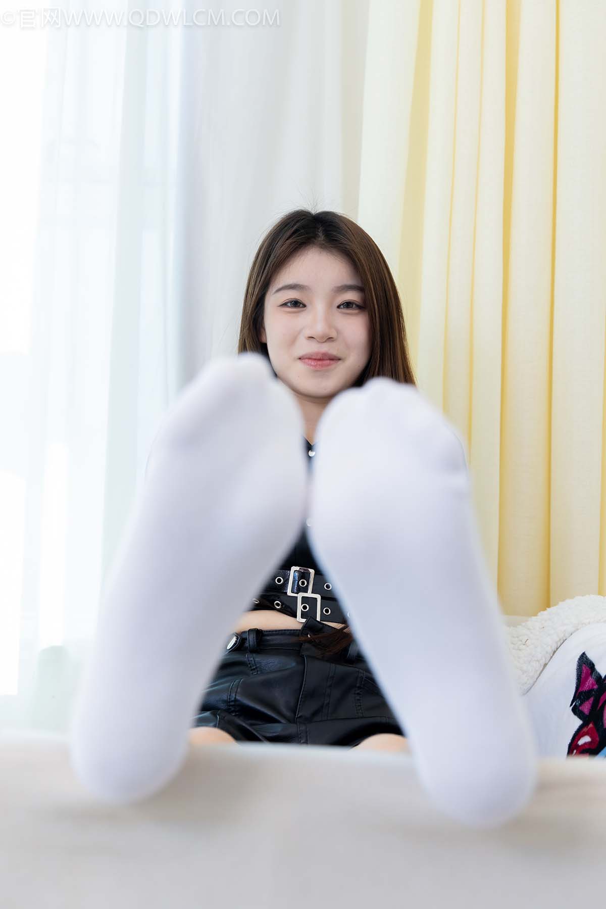 物恋传媒 NO.2621 闪闪-高跟长靴、皮鞋、白棉袜、白船袜、裸足 预览图 - 2 物恋传媒 NO.2621 闪闪-高跟长靴、皮鞋、白棉袜、白船袜、裸足 预览图 - 2