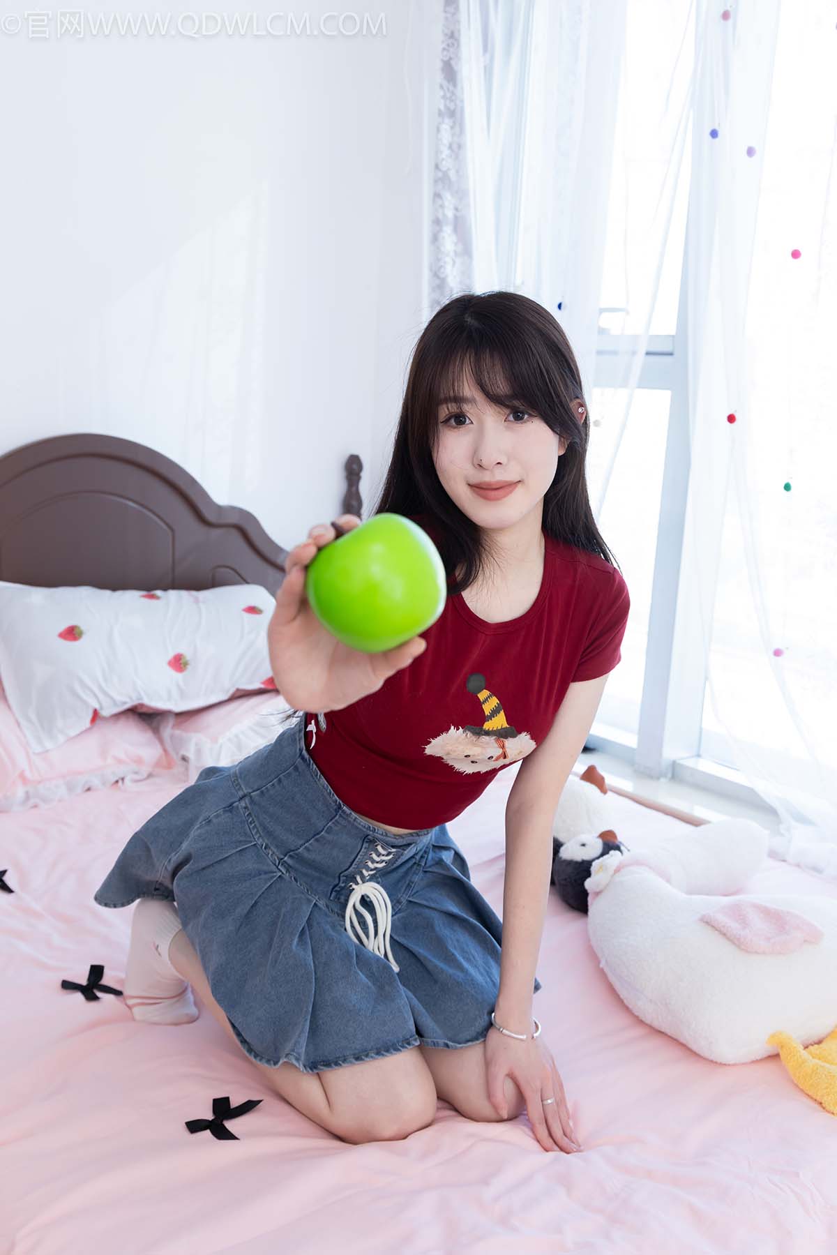 物恋传媒 NO.2627 麦穗-板鞋、白棉袜、裸足 预览图 - 2 物恋传媒 NO.2627 麦穗-板鞋、白棉袜、裸足 预览图 - 2