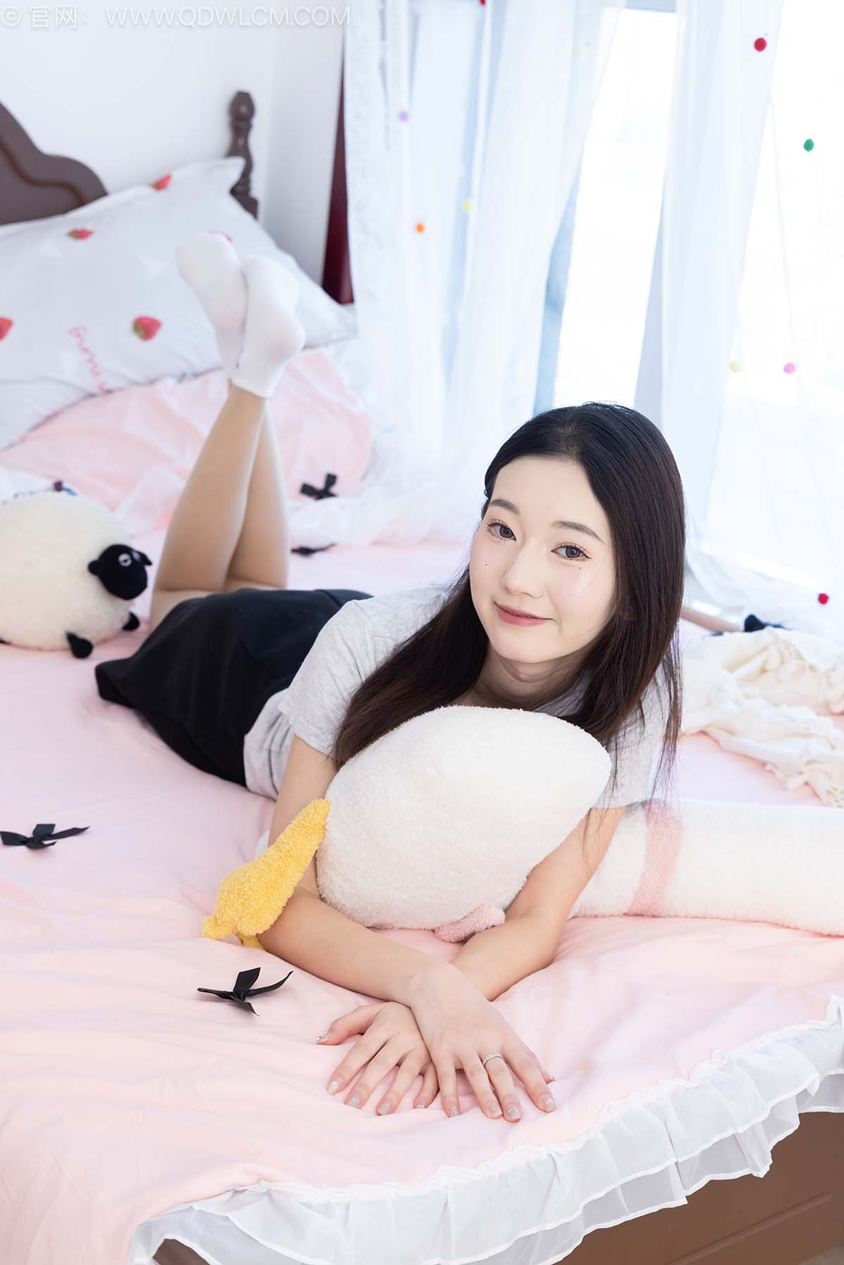 物恋传媒 NO.2632 沉香-板鞋、白棉袜、薄肉丝 预览图 - 2 物恋传媒 NO.2632 沉香-板鞋、白棉袜、薄肉丝 预览图 - 2