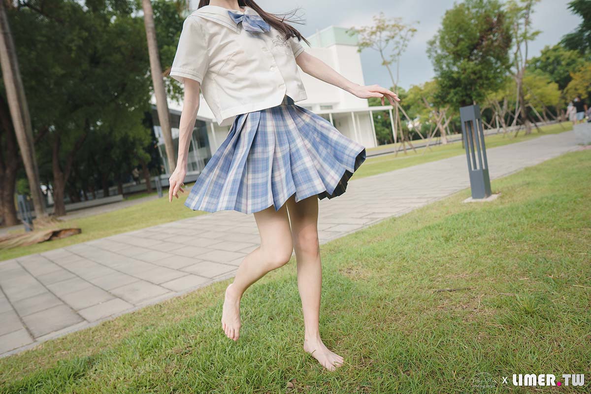 Limerence原创 NO.109 JK少女白玉公园裸足白棉袜脚 预览图 - 2 Limerence原创 NO.109 JK少女白玉公园裸足白棉袜脚 预览图 - 2
