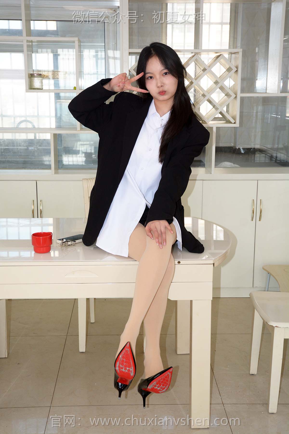 初夏女神 NO.315 芸芸 自在舒展 预览图 - 2 初夏女神 NO.315 芸芸 自在舒展 预览图 - 2