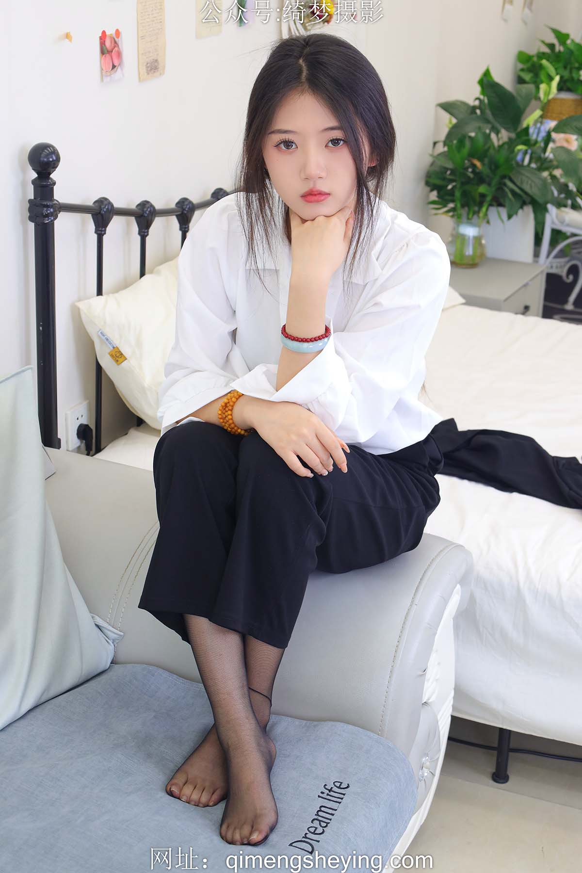 绮梦摄影 2025.05.27 NO.276 子涵 珍藏无修无水印版 预览图 - 2 绮梦摄影 2025.05.27 NO.276 子涵 珍藏无修无水印版 预览图 - 2