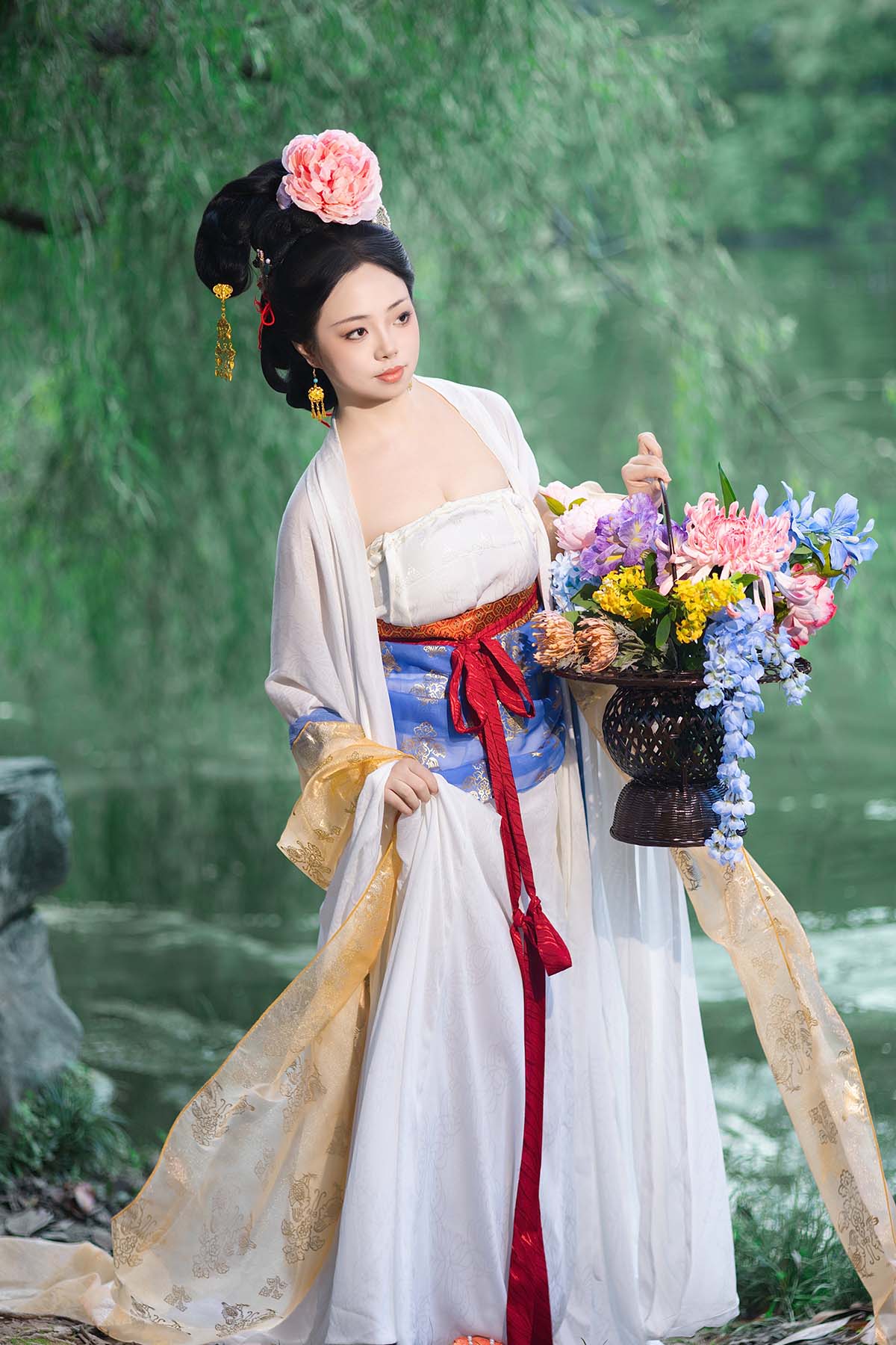 [YITUYU艺图语]2025.11.11 白伯骅仕女图仿妆