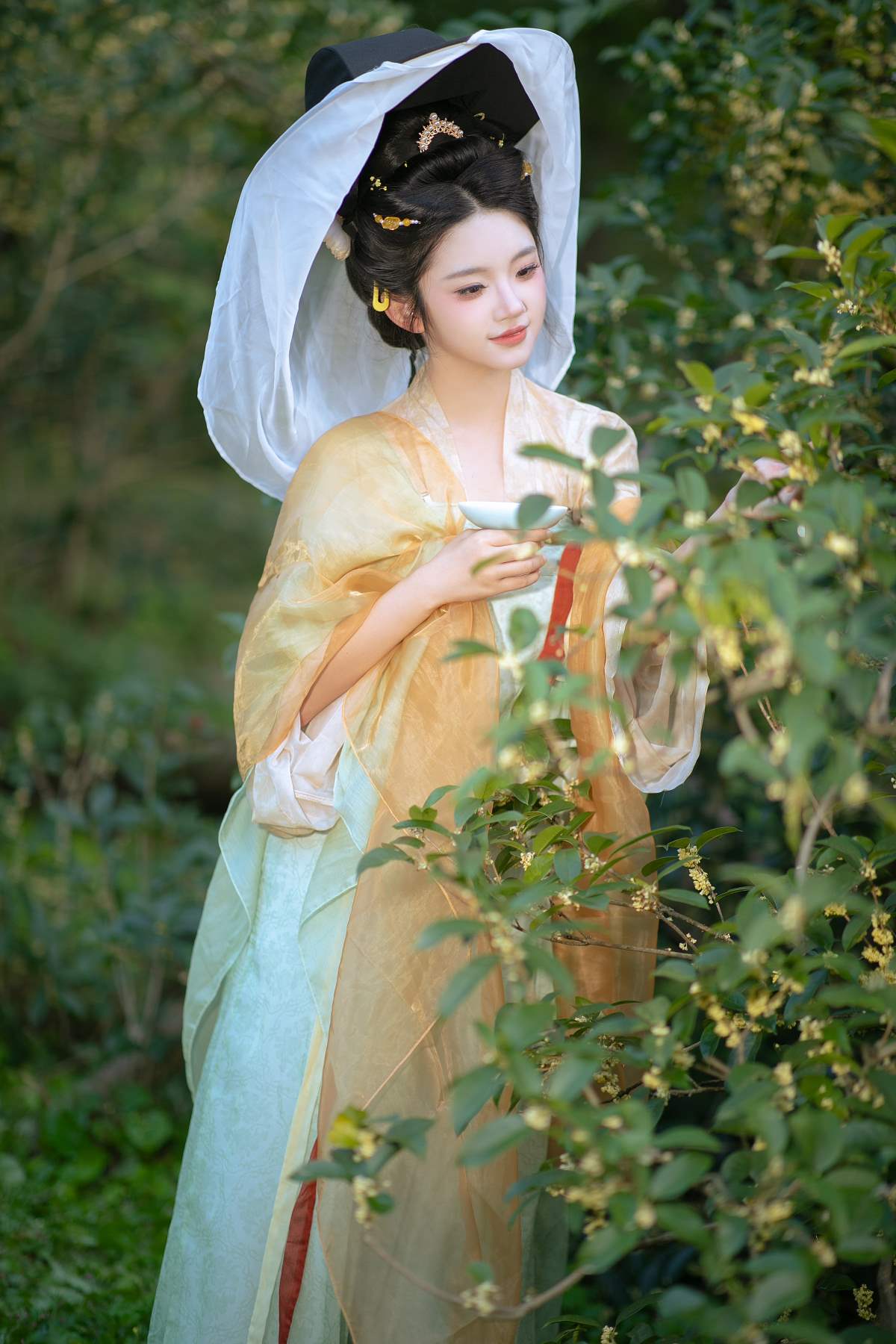 [YITUYU艺图语]2025.11.22 几度秋意浓，最是桂花香。 熊猫牙