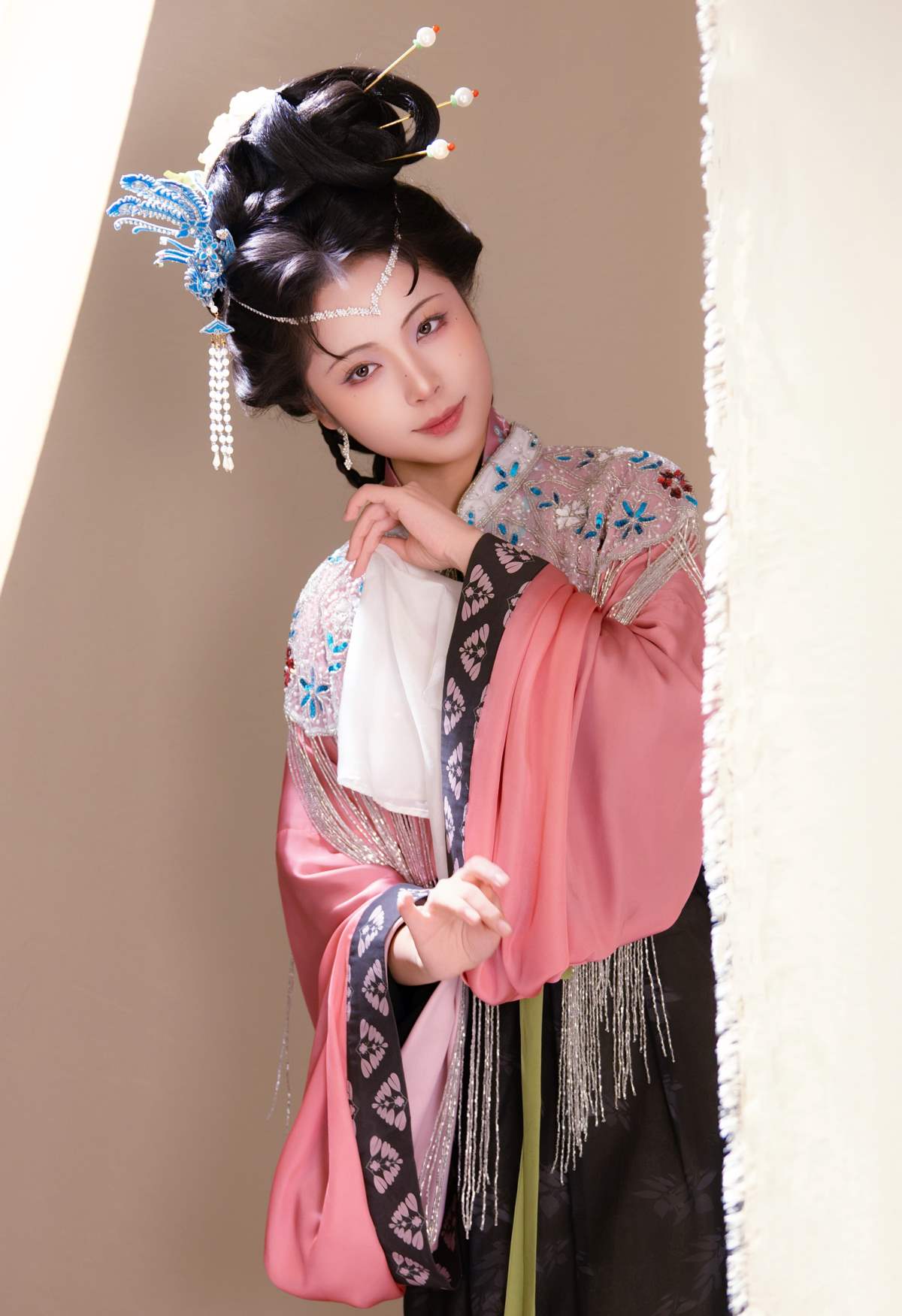 [YITUYU艺图语]2025.12.09 小师傅请开门，我们想借宝寺避避雨 阿初鹅鹅