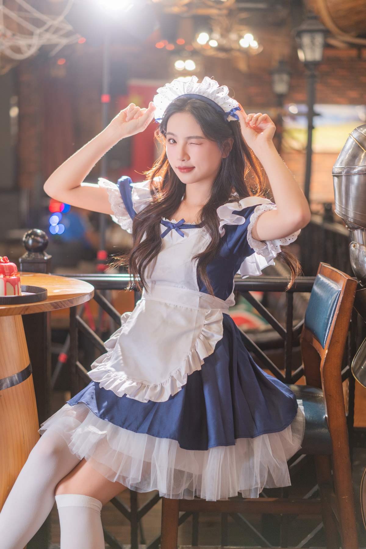 [YITUYU艺图语]2025.12.11 酒馆里的蓝白甜风“服务生” 小张