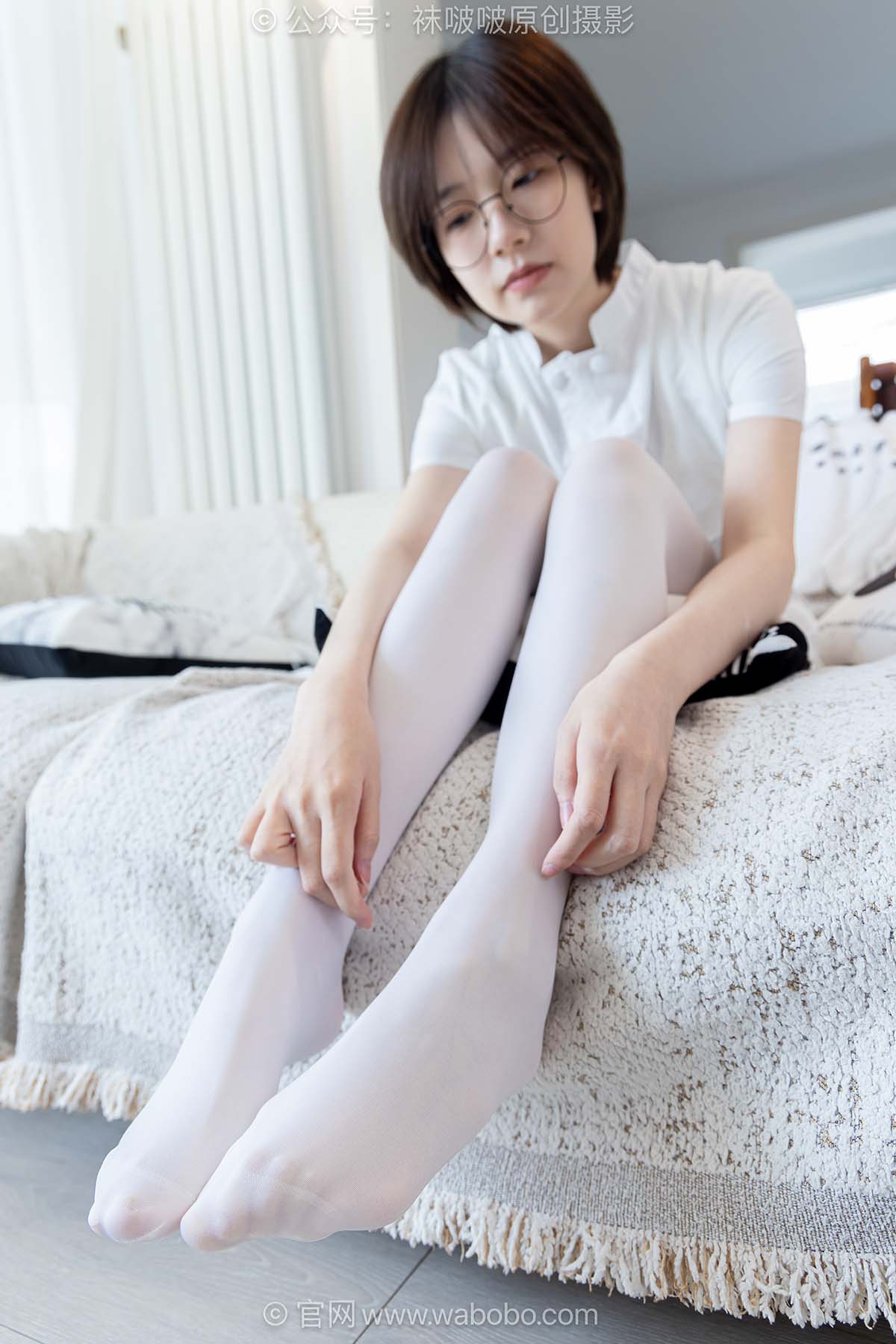 [BoBoSocks袜啵啵]NO.702 小甜豆-高跟凉鞋、厚白丝、护士服 预览图 - 2