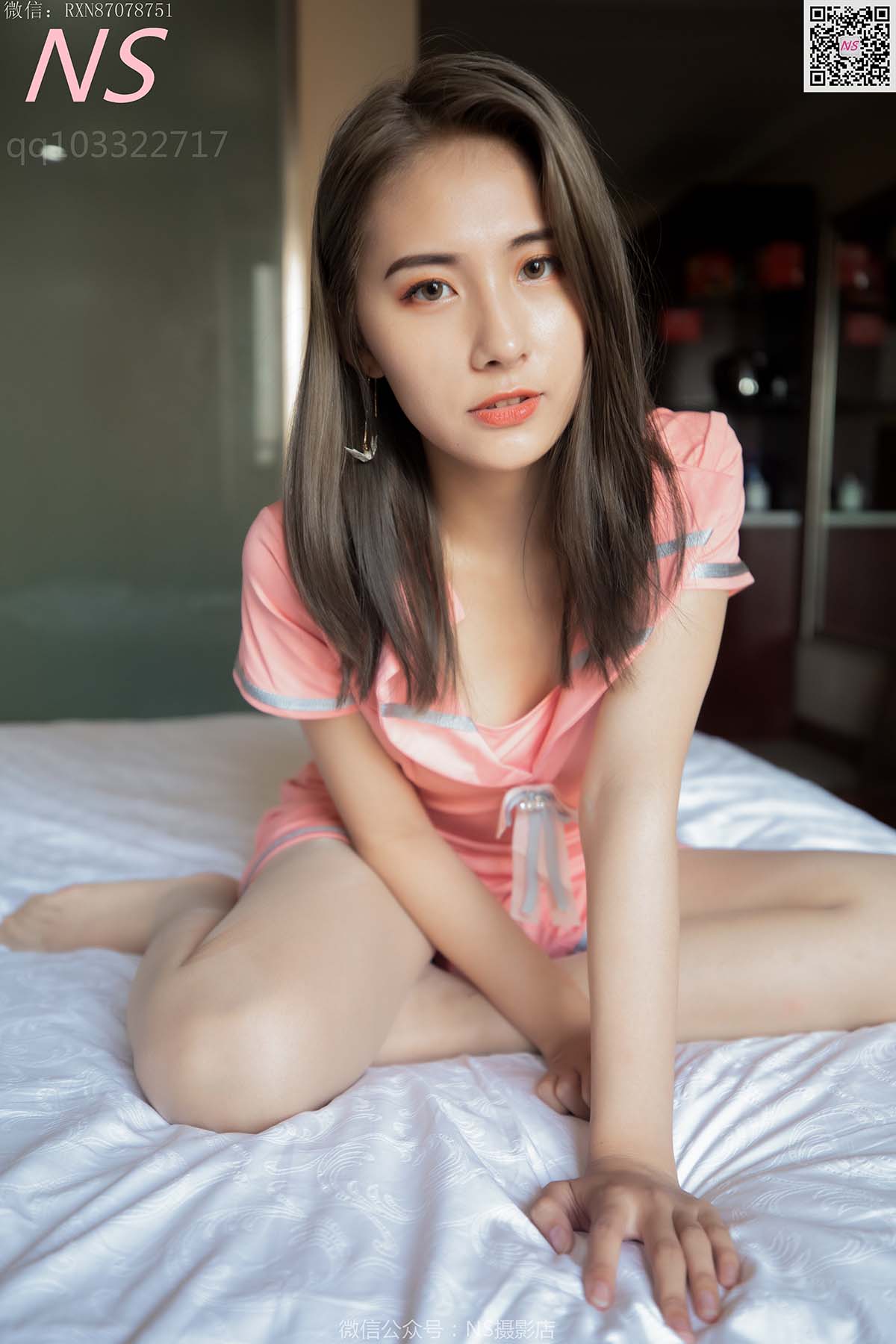 [纳丝摄影]小允儿 明星脸丝袜美腿 预览图 - 2