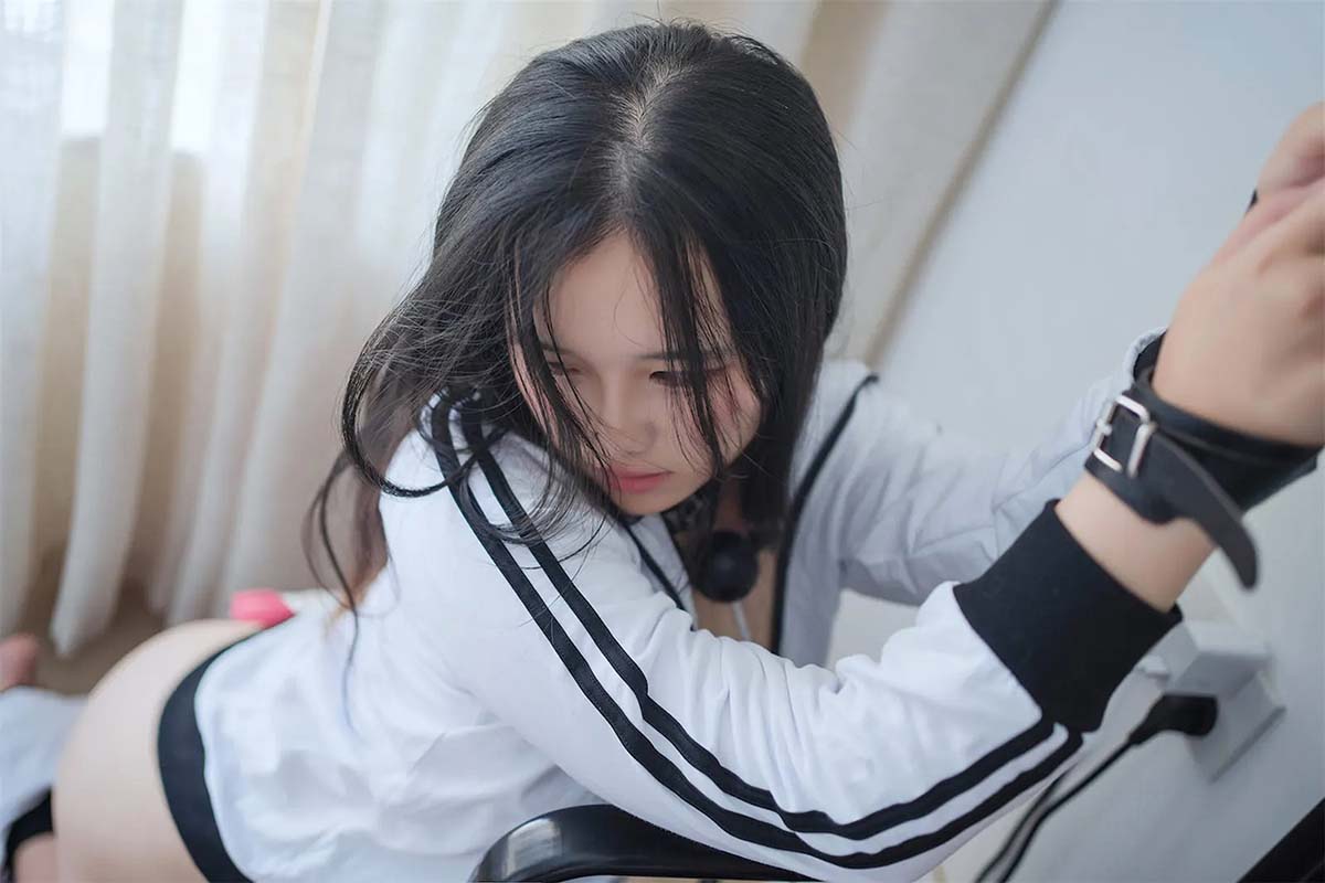 阿半今天很开心 – M楼梯 预览图 - 2 阿半今天很开心 – M楼梯 预览图 - 2