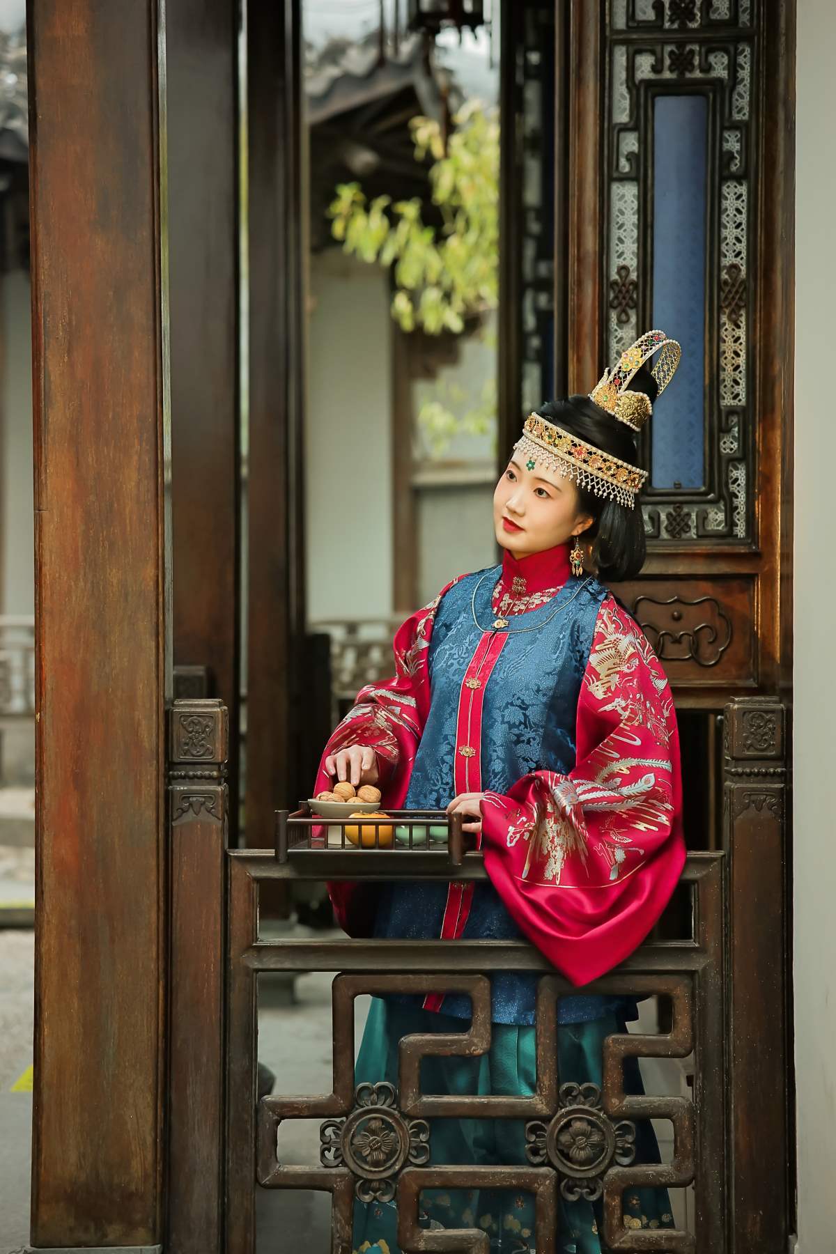 [YITUYU艺图语]2025.12.17 仿《父张济氏母赵氏像》中明代仕女