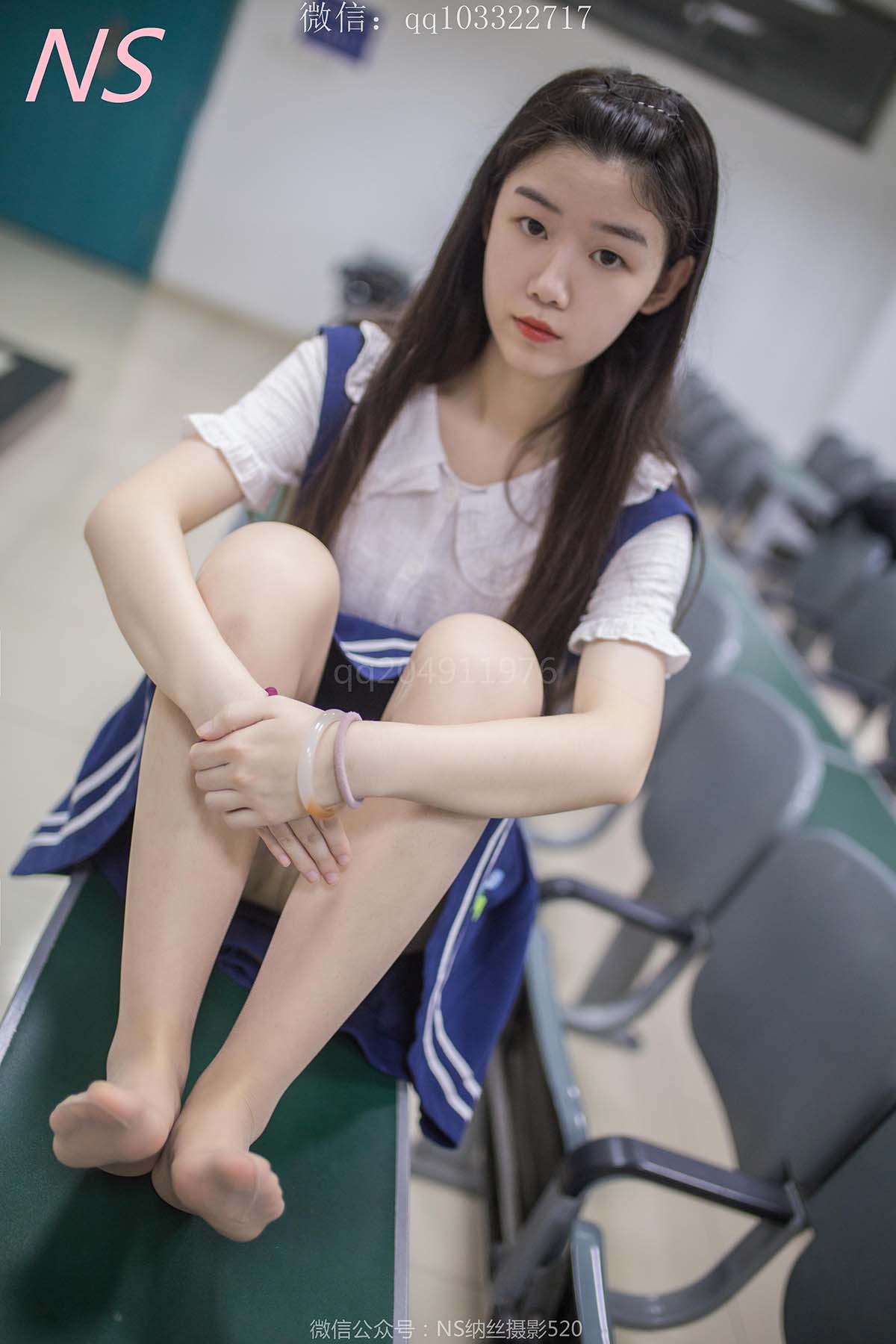 [纳丝摄影]小纯的纯纯丝袜萌萌 预览图 - 2