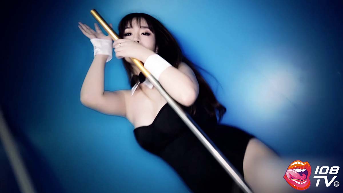 [108酱TV]王语纯 – 知名平模首次大尺度视频
