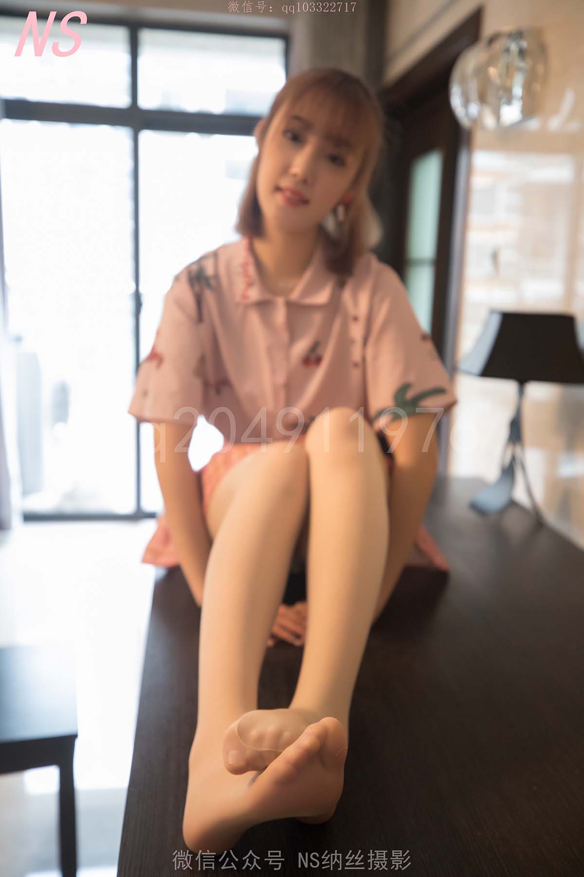 [纳丝摄影]琴子 来我家里啦 丝袜好特殊的 预览图 - 2