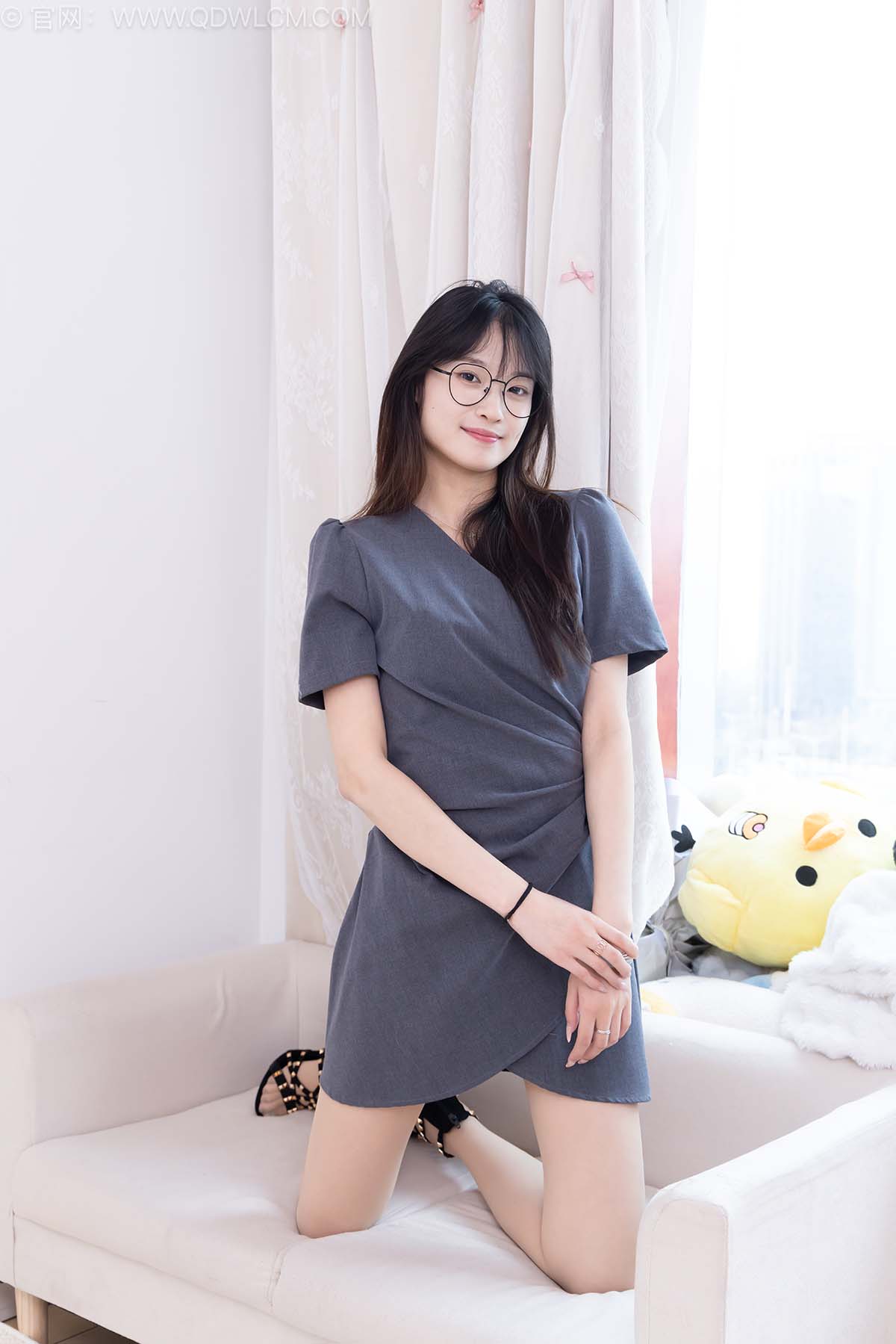 物恋传媒 NO.2733 山奈-三双高跟凉鞋、薄肉丝、裸足 预览图 - 2 物恋传媒 NO.2733 山奈-三双高跟凉鞋、薄肉丝、裸足 预览图 - 2