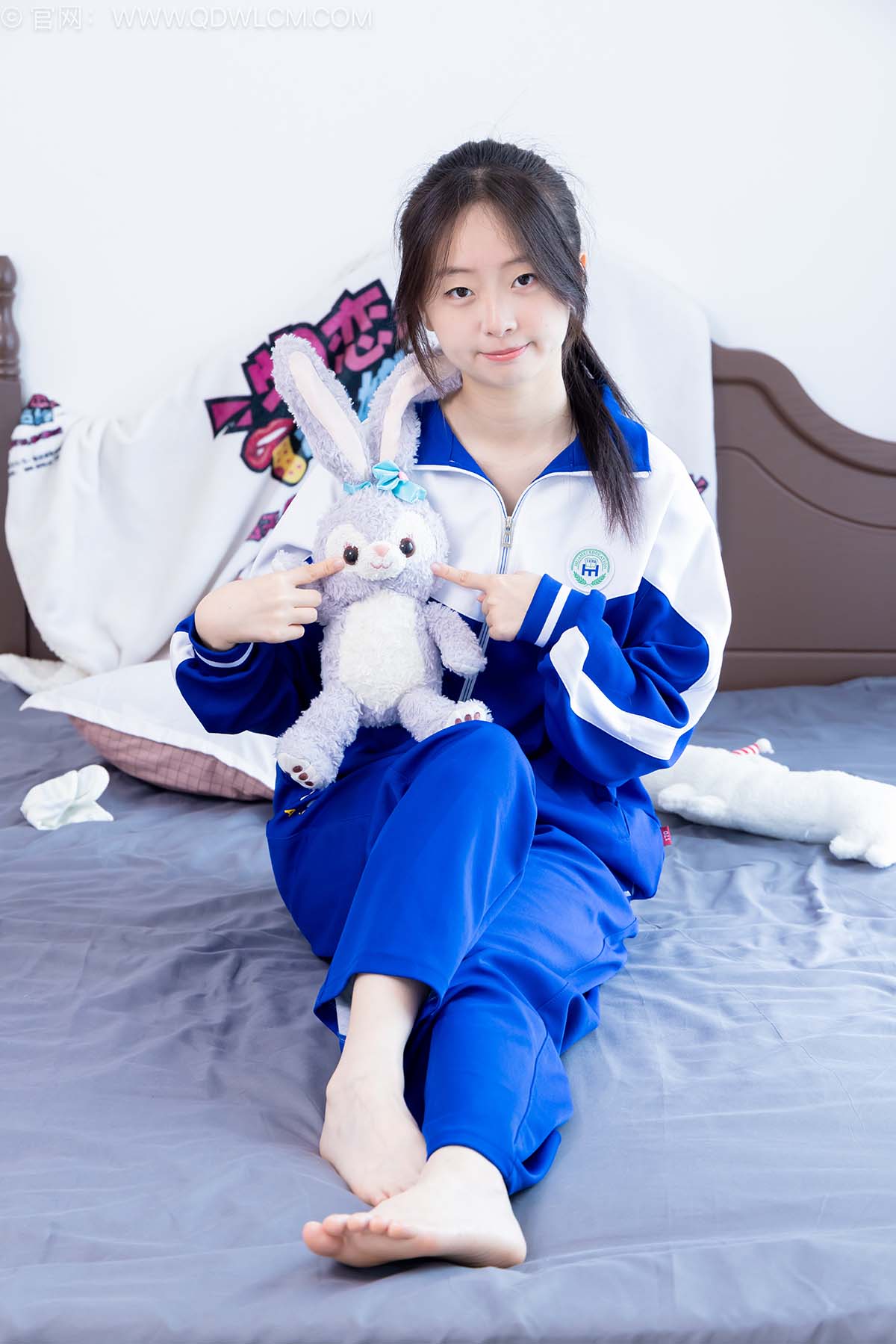 物恋传媒 NO.2764 萌萌-帆布鞋、白棉袜、裸足、校服 预览图 - 2 物恋传媒 NO.2764 萌萌-帆布鞋、白棉袜、裸足、校服 预览图 - 2