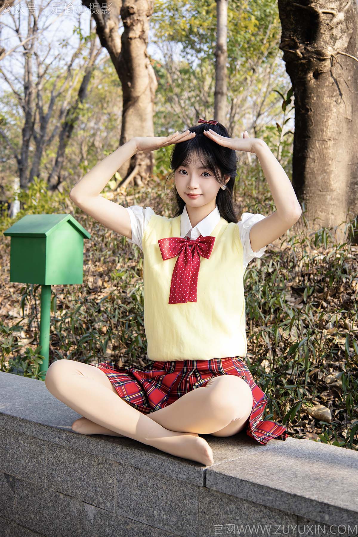 足愉心 NO.132 婉宁(搭配:运动鞋、肉色丝袜) 预览图 - 2 足愉心 NO.132 婉宁(搭配:运动鞋、肉色丝袜) 预览图 - 2