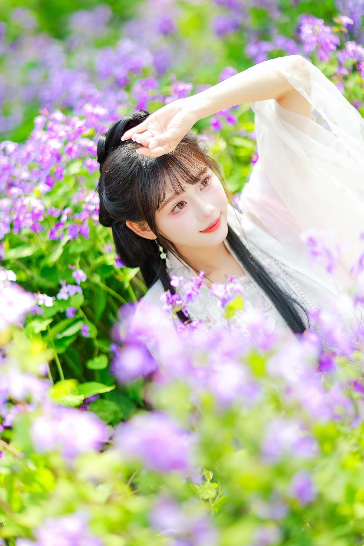 [YITUYU艺图语]2026.04.04 二月兰白汉服 坠入紫色雾境的国风仙女 夏美