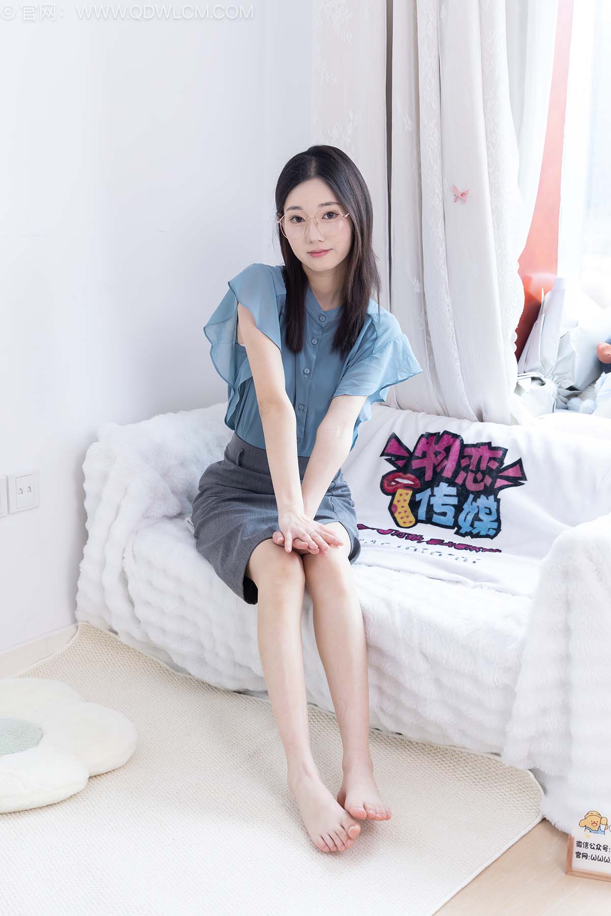 物恋传媒 NO.2782 沉香-三双高跟凉鞋、薄肉丝、裸足、旗袍