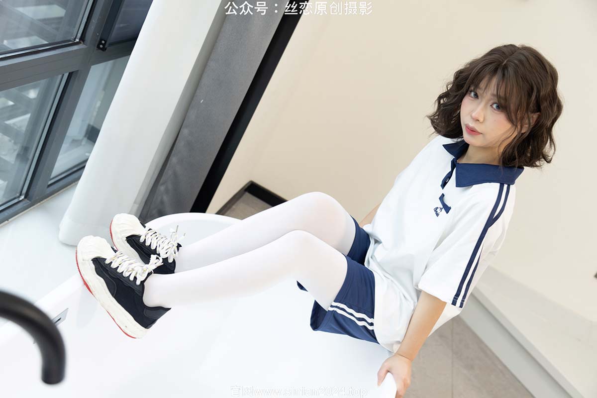 丝恋摄影 NO.019 泡芙-厚白丝,白板鞋,水手服 预览图 - 2 丝恋摄影 NO.019 泡芙-厚白丝,白板鞋,水手服 预览图 - 2