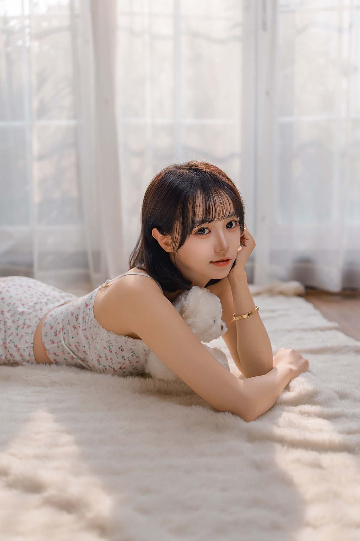[YITUYU艺图语]2026.04.15 窗边的少女 小亿