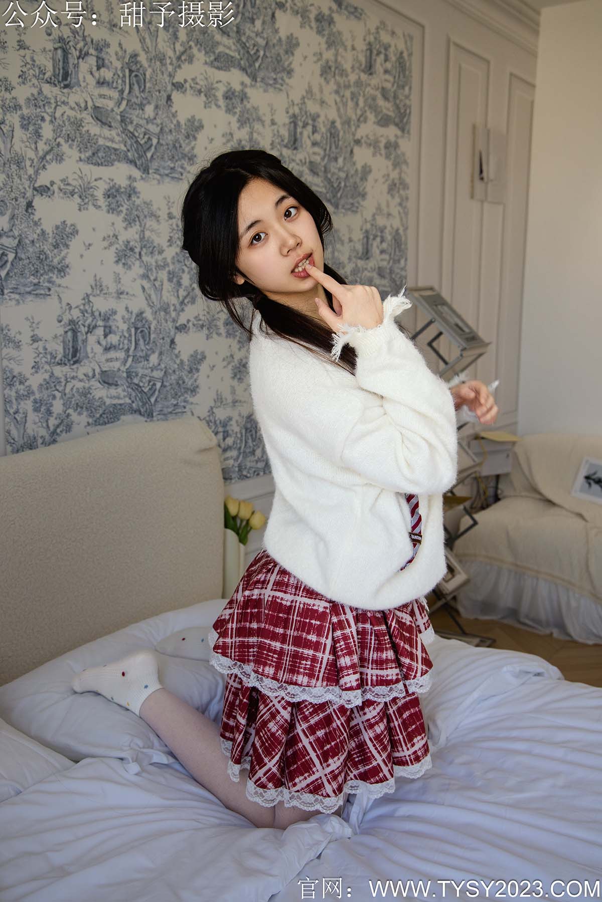 甜予摄影 NO.276 甜宝-白色板鞋、白色丝袜、白色棉袜 预览图 - 2 甜予摄影 NO.276 甜宝-白色板鞋、白色丝袜、白色棉袜 预览图 - 2