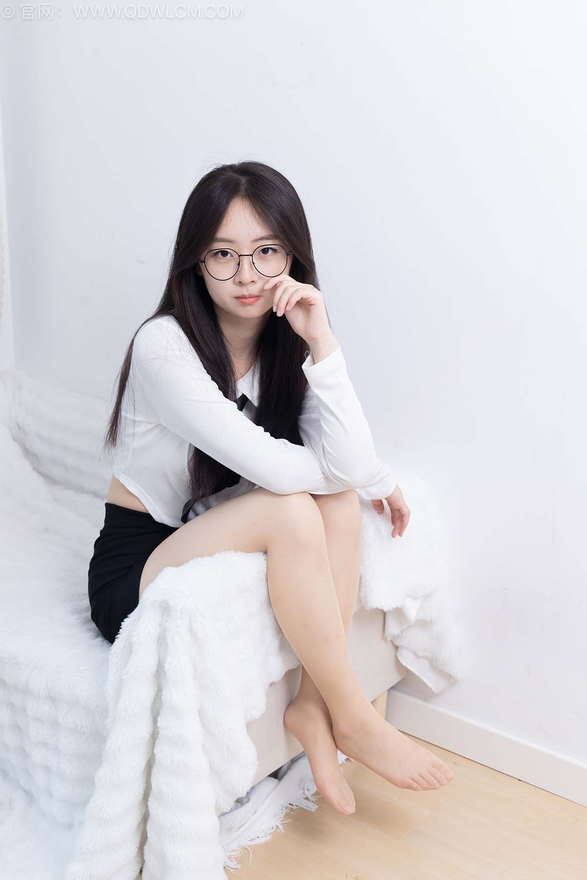 物恋传媒 NO.2805 萌萌-高跟鞋、薄肉丝、ol制服 预览图 - 2 物恋传媒 NO.2805 萌萌-高跟鞋、薄肉丝、ol制服 预览图 - 2