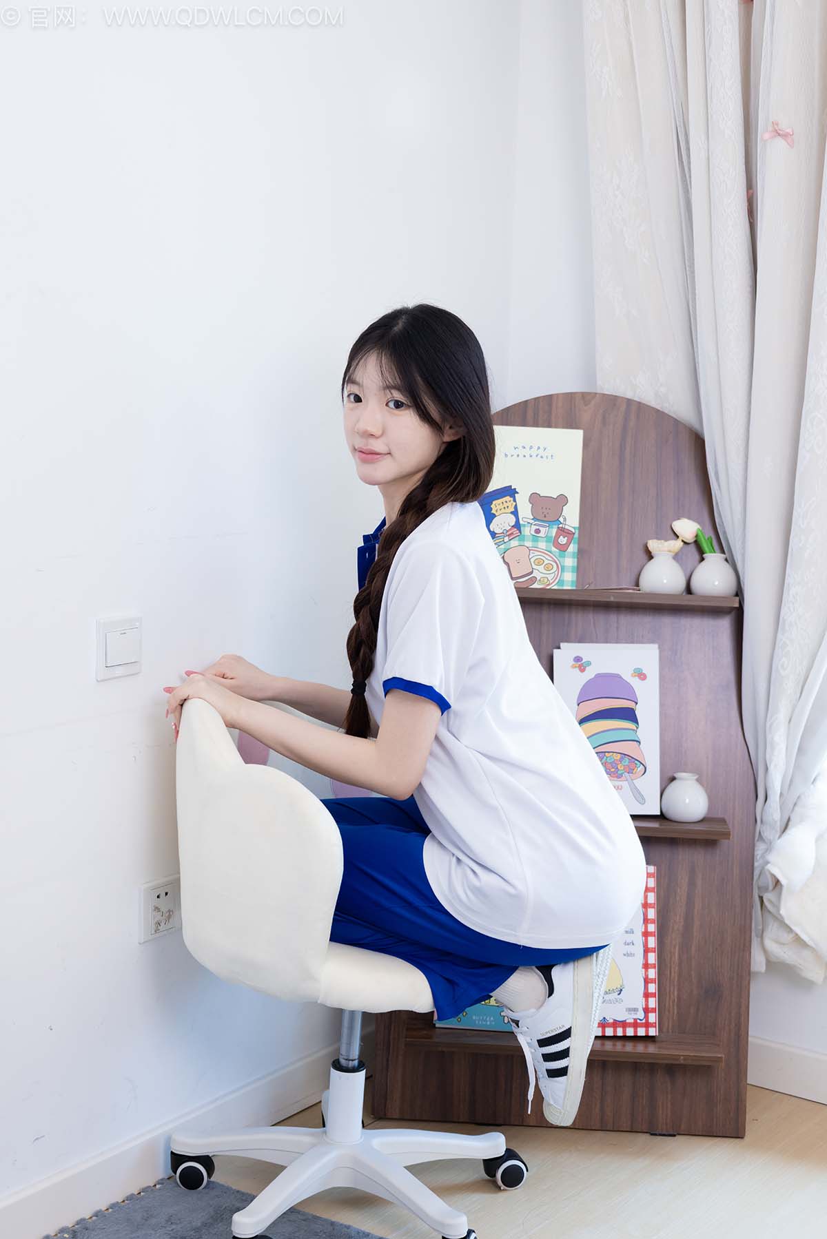 物恋传媒 NO.2824 晚舟-板鞋、白棉袜、裸足、校服 预览图 - 1 物恋传媒 NO.2824 晚舟-板鞋、白棉袜、裸足、校服 预览图 - 1