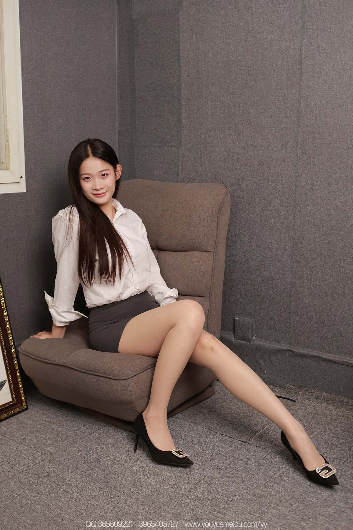 [IESS异思趣向] 2026.05.11 丝享家2350：哈尼《肉丝女秘》 预览图 - 2